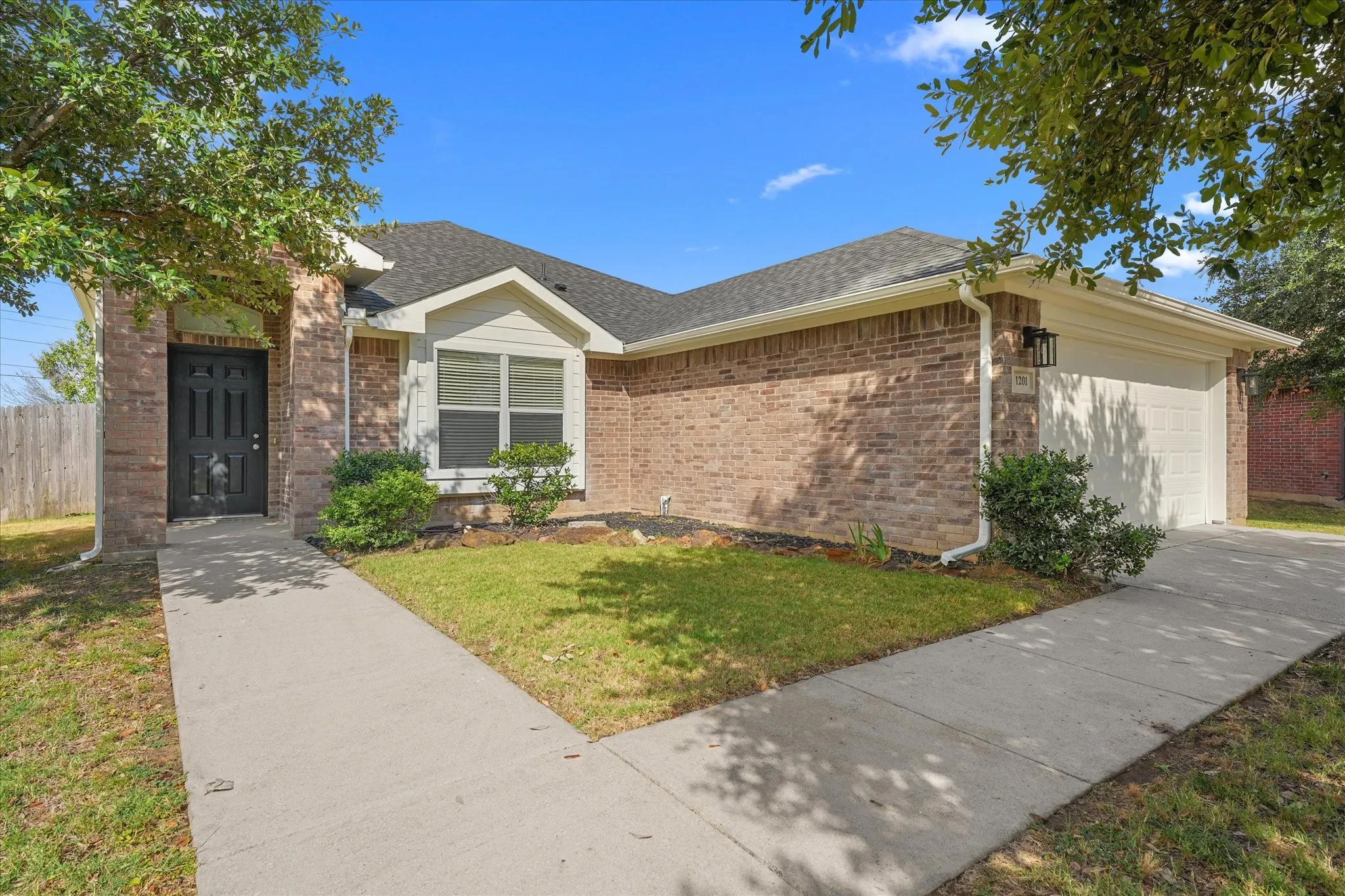 Single Family Residence For Rent in Denton County , 1201 Telese Court, Denton, Texas 76209, 3 Bedroom, 2 Bathroom, 2 Garage spaces, 1,742 Sqft, built in 2006, mls#21323577, Real Estate Agent in Denton, Homes For Rent in Denton county, Homes For Rent in Denton, Realtor in Denton Texas, Real Estate Brokerage Independent Realty Texas, Luminita Cordes Realtor