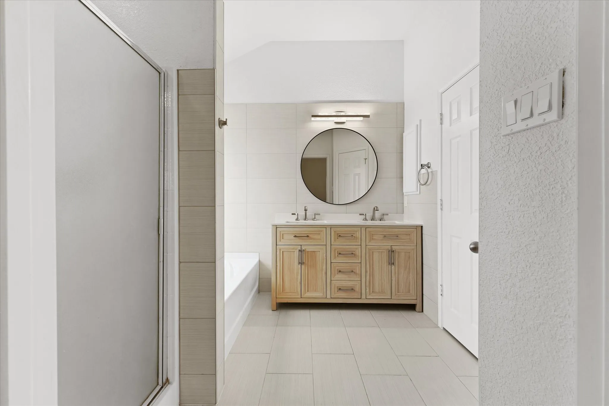 Single Family Residence For Rent in Denton County , 1201 Telese Court, Denton, Texas 76209, 3 Bedroom, 2 Bathroom, 2 Garage spaces, 1,742 Sqft, built in 2006, mls#21323577, Real Estate Agent in Denton, Homes For Rent in Denton county, Homes For Rent in Denton, Realtor in Denton Texas, Real Estate Brokerage Independent Realty Texas, Luminita Cordes Realtor
