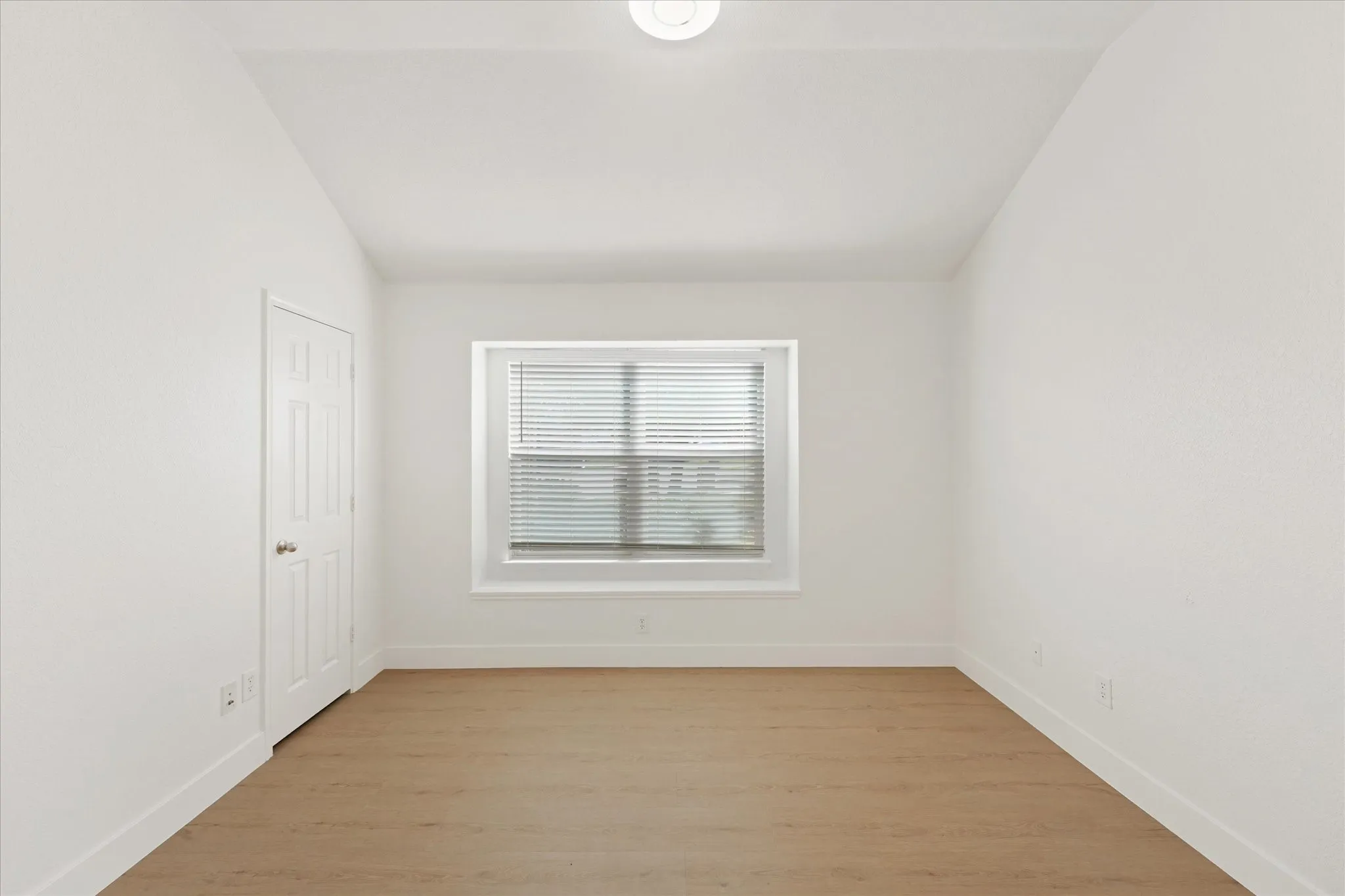 Single Family Residence For Rent in Denton County , 1201 Telese Court, Denton, Texas 76209, 3 Bedroom, 2 Bathroom, 2 Garage spaces, 1,742 Sqft, built in 2006, mls#21323577, Real Estate Agent in Denton, Homes For Rent in Denton county, Homes For Rent in Denton, Realtor in Denton Texas, Real Estate Brokerage Independent Realty Texas, Luminita Cordes Realtor