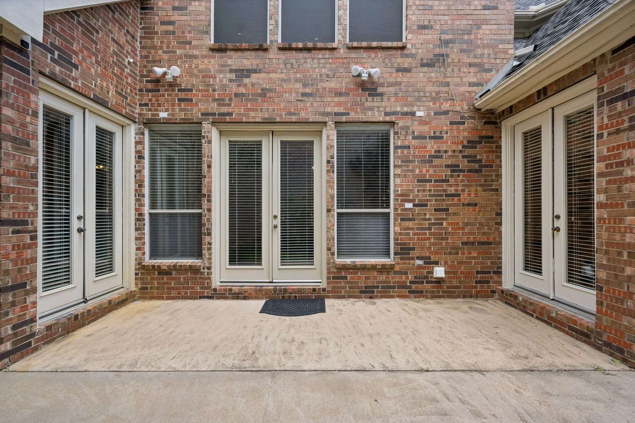Side patio