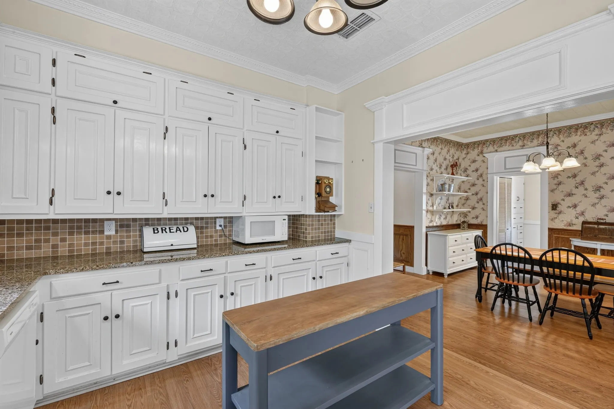 Single Family Residence For Sale in Parker County , 217 E 1st Street, Weatherford, Texas 76086, 2 Bedroom, 1 Bathroom, Garage spaces, 1,148 Sqft, built in 0, mls#21331229, Real Estate Agent in Weatherford, Homes For Sale in Parker county, Homes For Sale in Weatherford, Realtor in Weatherford Texas, Real Estate Brokerage Independent Realty Texas, Luminita Cordes Realtor