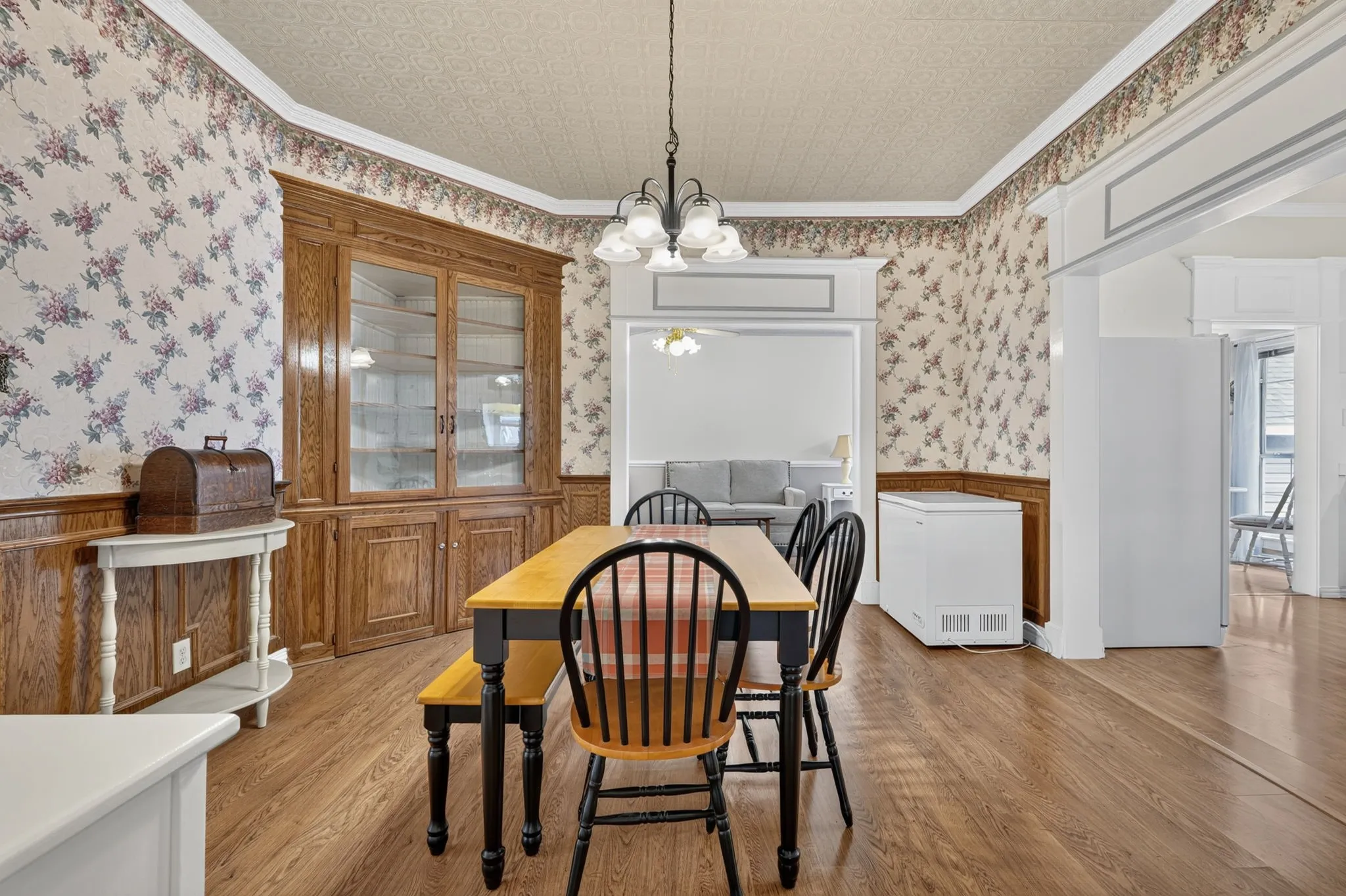 Single Family Residence For Sale in Parker County , 217 E 1st Street, Weatherford, Texas 76086, 2 Bedroom, 1 Bathroom, Garage spaces, 1,148 Sqft, built in 0, mls#21331229, Real Estate Agent in Weatherford, Homes For Sale in Parker county, Homes For Sale in Weatherford, Realtor in Weatherford Texas, Real Estate Brokerage Independent Realty Texas, Luminita Cordes Realtor