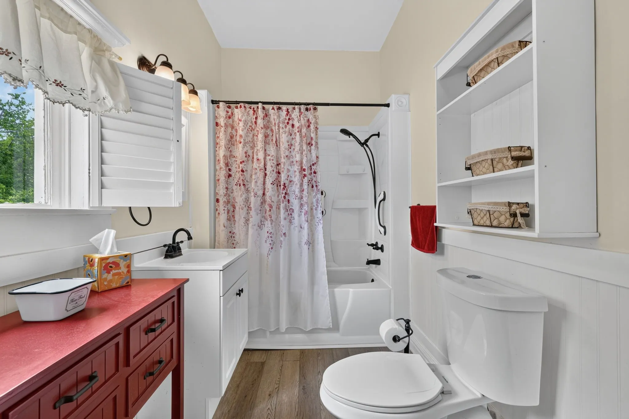 Single Family Residence For Sale in Parker County , 217 E 1st Street, Weatherford, Texas 76086, 2 Bedroom, 1 Bathroom, Garage spaces, 1,148 Sqft, built in 0, mls#21331229, Real Estate Agent in Weatherford, Homes For Sale in Parker county, Homes For Sale in Weatherford, Realtor in Weatherford Texas, Real Estate Brokerage Independent Realty Texas, Luminita Cordes Realtor