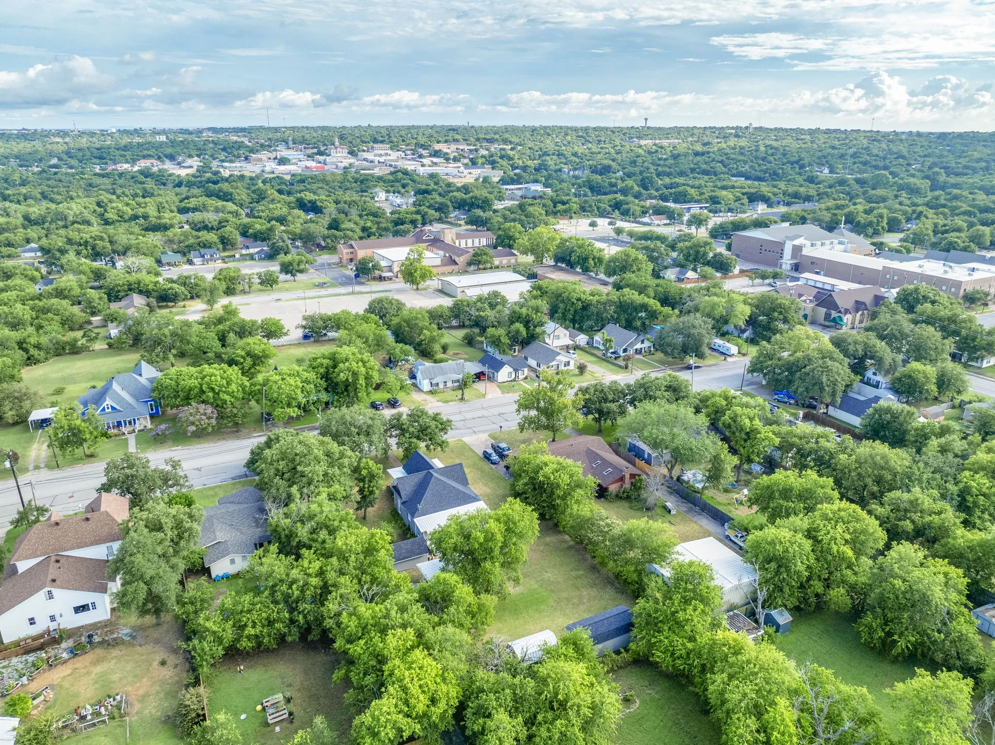 Single Family Residence For Sale in Parker County , 217 E 1st Street, Weatherford, Texas 76086, 2 Bedroom, 1 Bathroom, Garage spaces, 1,148 Sqft, built in 0, mls#21331229, Real Estate Agent in Weatherford, Homes For Sale in Parker county, Homes For Sale in Weatherford, Realtor in Weatherford Texas, Real Estate Brokerage Independent Realty Texas, Luminita Cordes Realtor