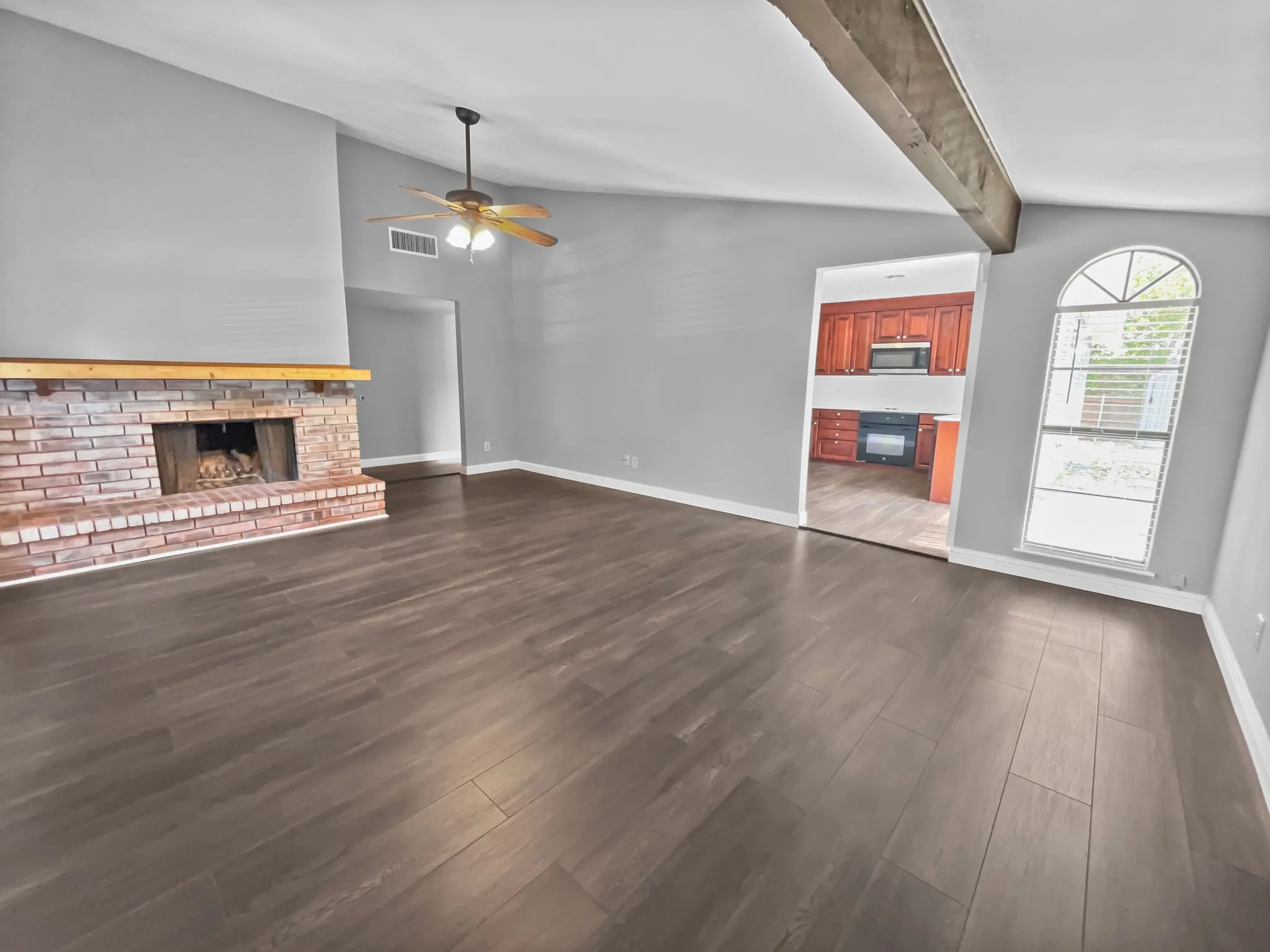 Single Family Residence For Sale in Dallas County , 6210 Glenmoor Drive, Garland, Texas 75043, 3 Bedrooms, 2 Bathrooms, Garage spaces, 1,983 Sqft, built in 1977, Price $285,000, mls#21332535, Real Estate Agent in Garland, Homes For Sale in Dallas county, Homes For Sale in Garland, Realtor in Garland Texas, Real Estate Brokerage Independent Realty Texas, Luminita Cordes Realtor