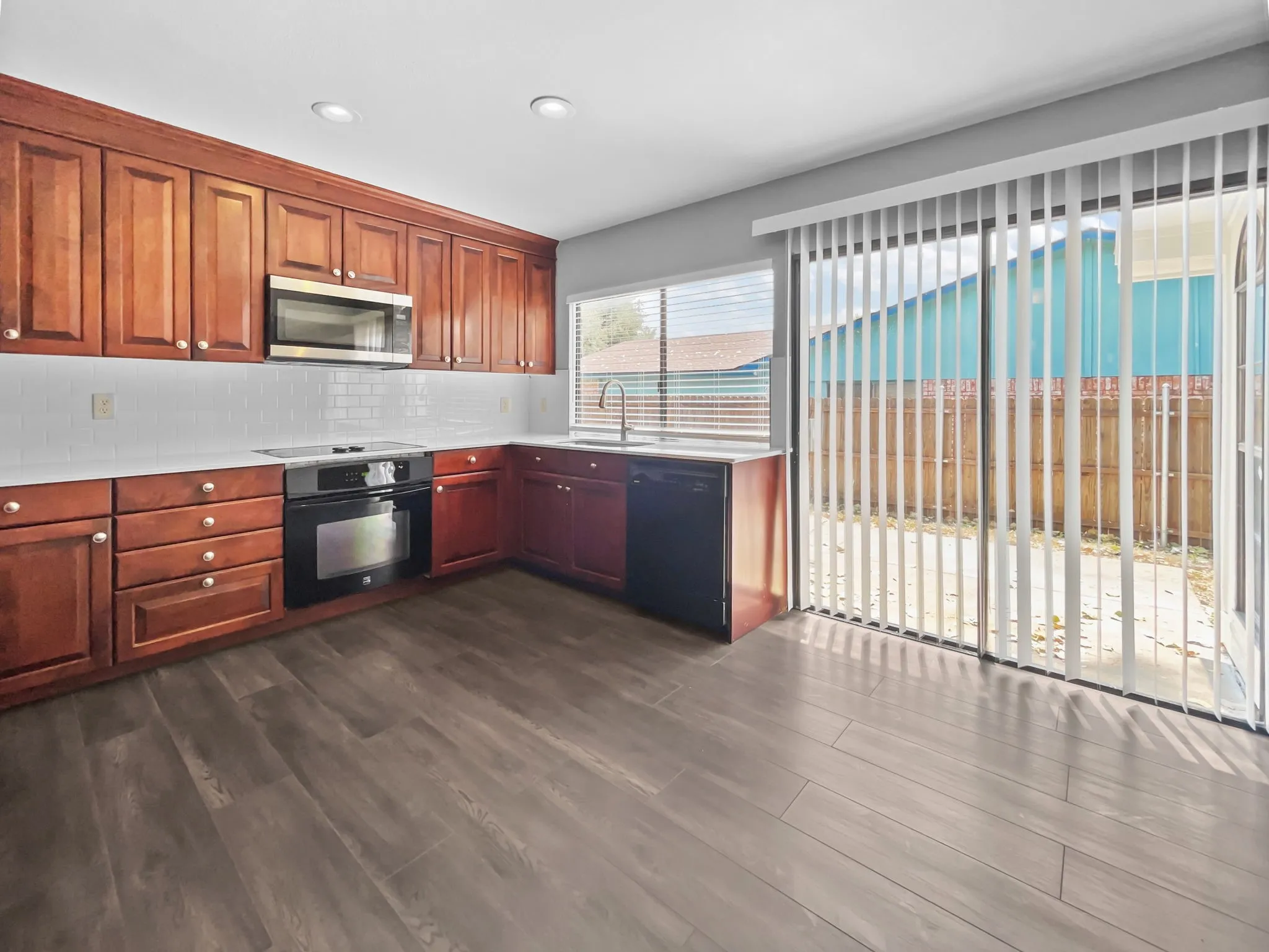 Single Family Residence For Sale in Dallas County , 6210 Glenmoor Drive, Garland, Texas 75043, 3 Bedrooms, 2 Bathrooms, Garage spaces, 1,983 Sqft, built in 1977, Price $285,000, mls#21332535, Real Estate Agent in Garland, Homes For Sale in Dallas county, Homes For Sale in Garland, Realtor in Garland Texas, Real Estate Brokerage Independent Realty Texas, Luminita Cordes Realtor
