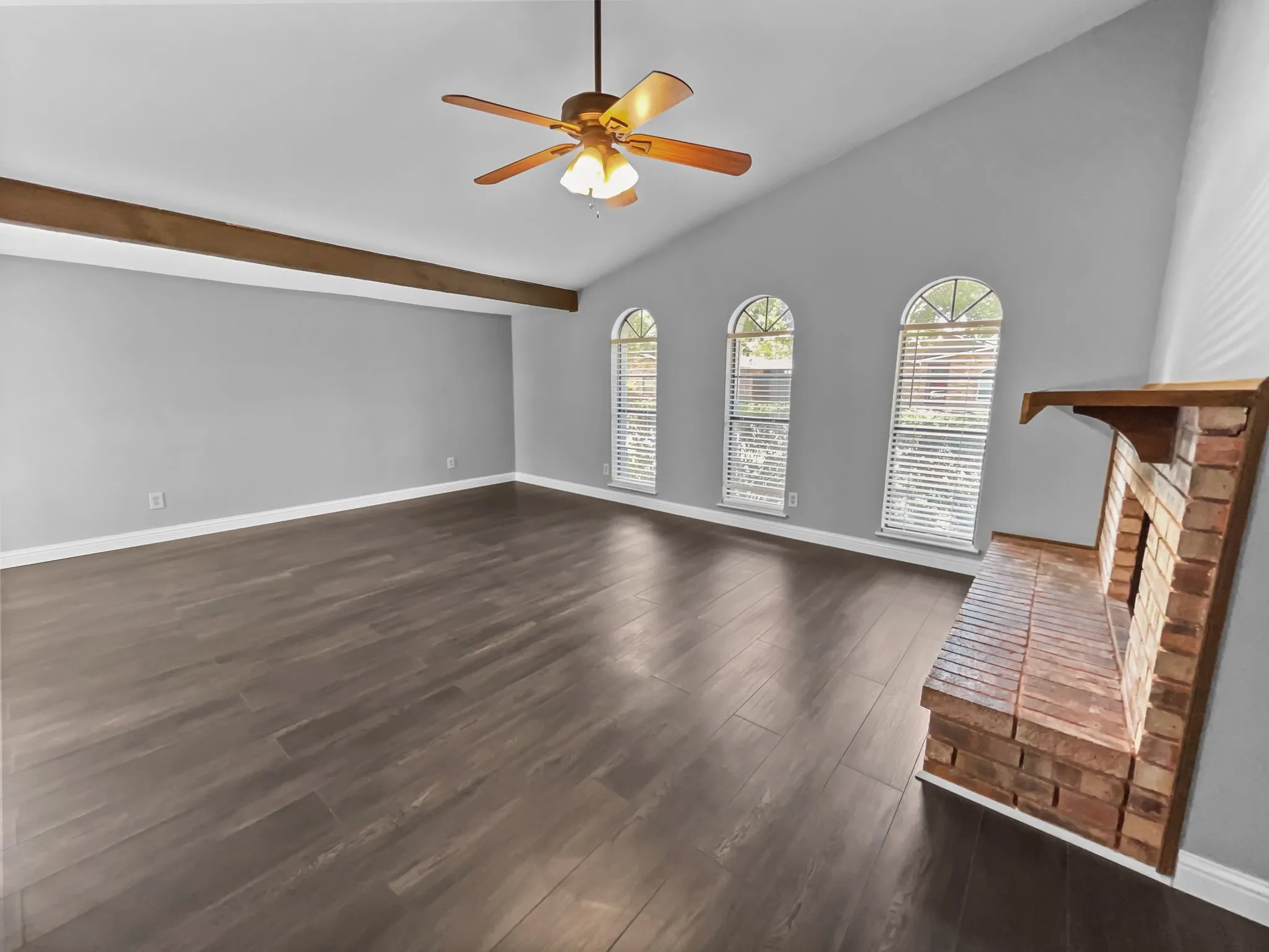 Single Family Residence For Sale in Dallas County , 6210 Glenmoor Drive, Garland, Texas 75043, 3 Bedrooms, 2 Bathrooms, Garage spaces, 1,983 Sqft, built in 1977, Price $285,000, mls#21332535, Real Estate Agent in Garland, Homes For Sale in Dallas county, Homes For Sale in Garland, Realtor in Garland Texas, Real Estate Brokerage Independent Realty Texas, Luminita Cordes Realtor