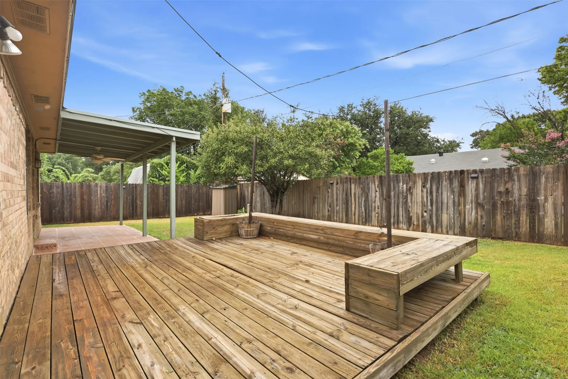 Single Family Residence For Sale in Tarrant County , 5536 Meadow Oak Street, North Richland Hills, Texas 76180, 3 Bedroom, 2 Bathroom, 2 Garage spaces, 1,786 Sqft, built in 1980, mls#21328960, Real Estate Agent in North Richland Hills, Homes For Sale in Tarrant county, Homes For Sale in North Richland Hills, Realtor in North Richland Hills Texas, Real Estate Brokerage Independent Realty Texas, Luminita Cordes Realtor