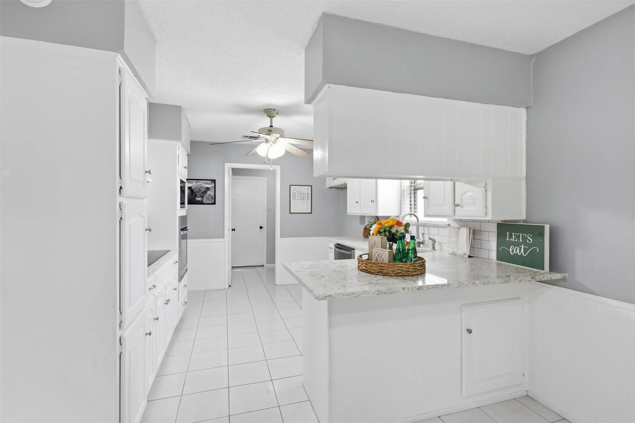 Single Family Residence For Sale in Tarrant County , 5536 Meadow Oak Street, North Richland Hills, Texas 76180, 3 Bedroom, 2 Bathroom, 2 Garage spaces, 1,786 Sqft, built in 1980, mls#21328960, Real Estate Agent in North Richland Hills, Homes For Sale in Tarrant county, Homes For Sale in North Richland Hills, Realtor in North Richland Hills Texas, Real Estate Brokerage Independent Realty Texas, Luminita Cordes Realtor