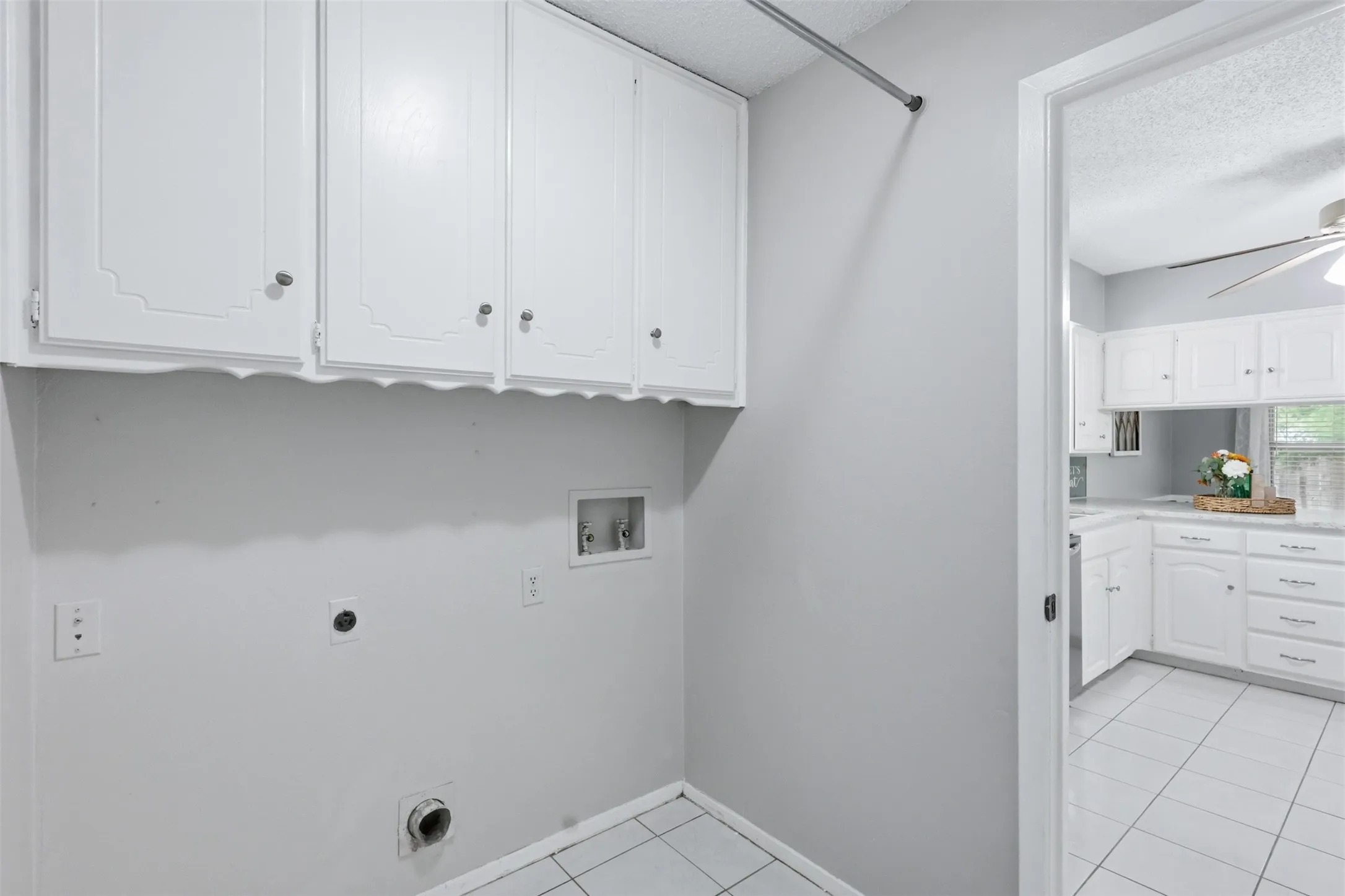 Single Family Residence For Sale in Tarrant County , 5536 Meadow Oak Street, North Richland Hills, Texas 76180, 3 Bedroom, 2 Bathroom, 2 Garage spaces, 1,786 Sqft, built in 1980, mls#21328960, Real Estate Agent in North Richland Hills, Homes For Sale in Tarrant county, Homes For Sale in North Richland Hills, Realtor in North Richland Hills Texas, Real Estate Brokerage Independent Realty Texas, Luminita Cordes Realtor