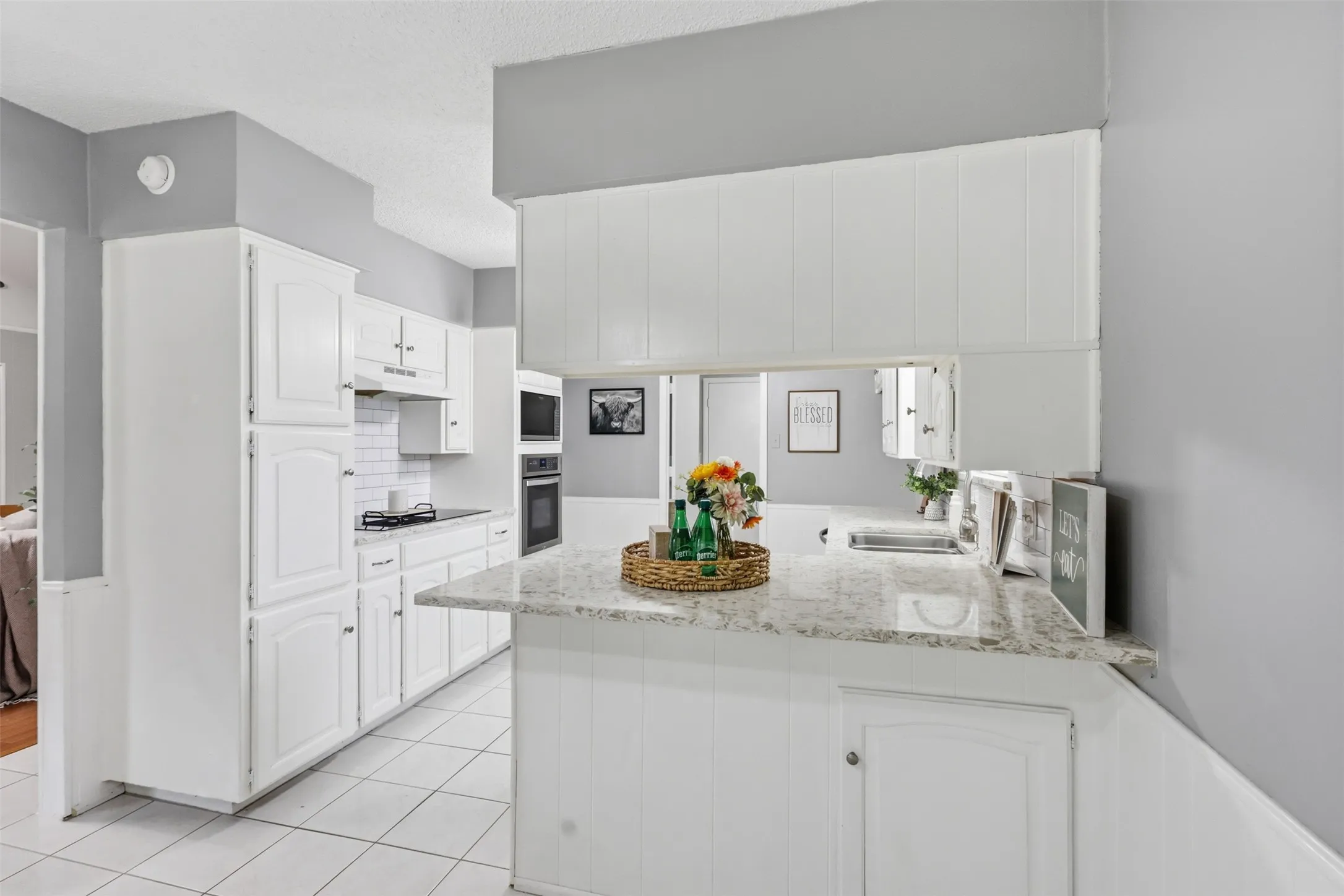 Single Family Residence For Sale in Tarrant County , 5536 Meadow Oak Street, North Richland Hills, Texas 76180, 3 Bedroom, 2 Bathroom, 2 Garage spaces, 1,786 Sqft, built in 1980, mls#21328960, Real Estate Agent in North Richland Hills, Homes For Sale in Tarrant county, Homes For Sale in North Richland Hills, Realtor in North Richland Hills Texas, Real Estate Brokerage Independent Realty Texas, Luminita Cordes Realtor