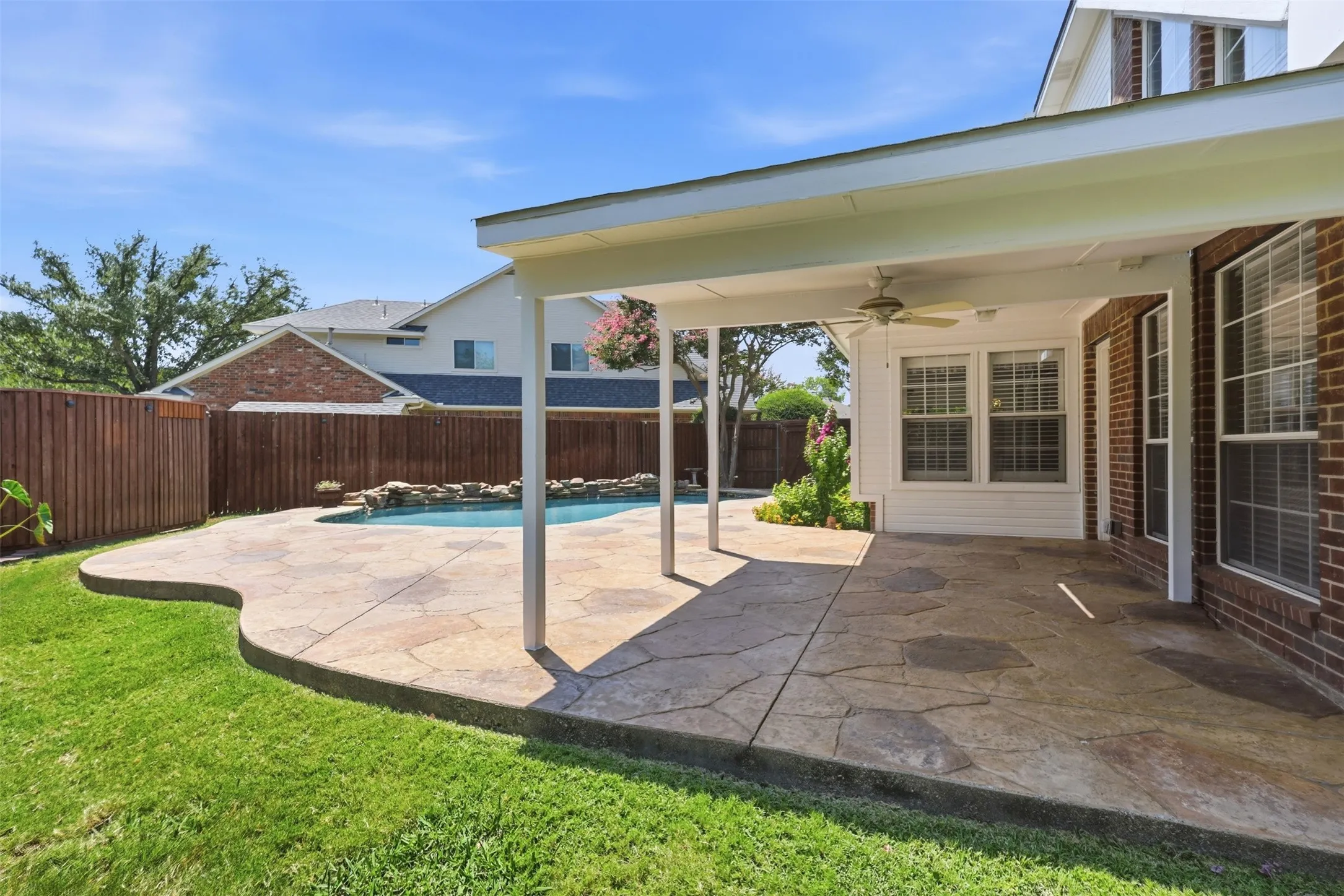 Single Family Residence For Sale in Collin County , 4 Fountain Gate Circle, Allen, Texas 75002, 4 Bedroom, 4 Bathroom, 2 Garage spaces, 3,396 Sqft, built in 1992, mls#21330613, Real Estate Agent in Allen, Homes For Sale in Collin county, Homes For Sale in Allen, Realtor in Allen Texas, Real Estate Brokerage Independent Realty Texas, Luminita Cordes Realtor
