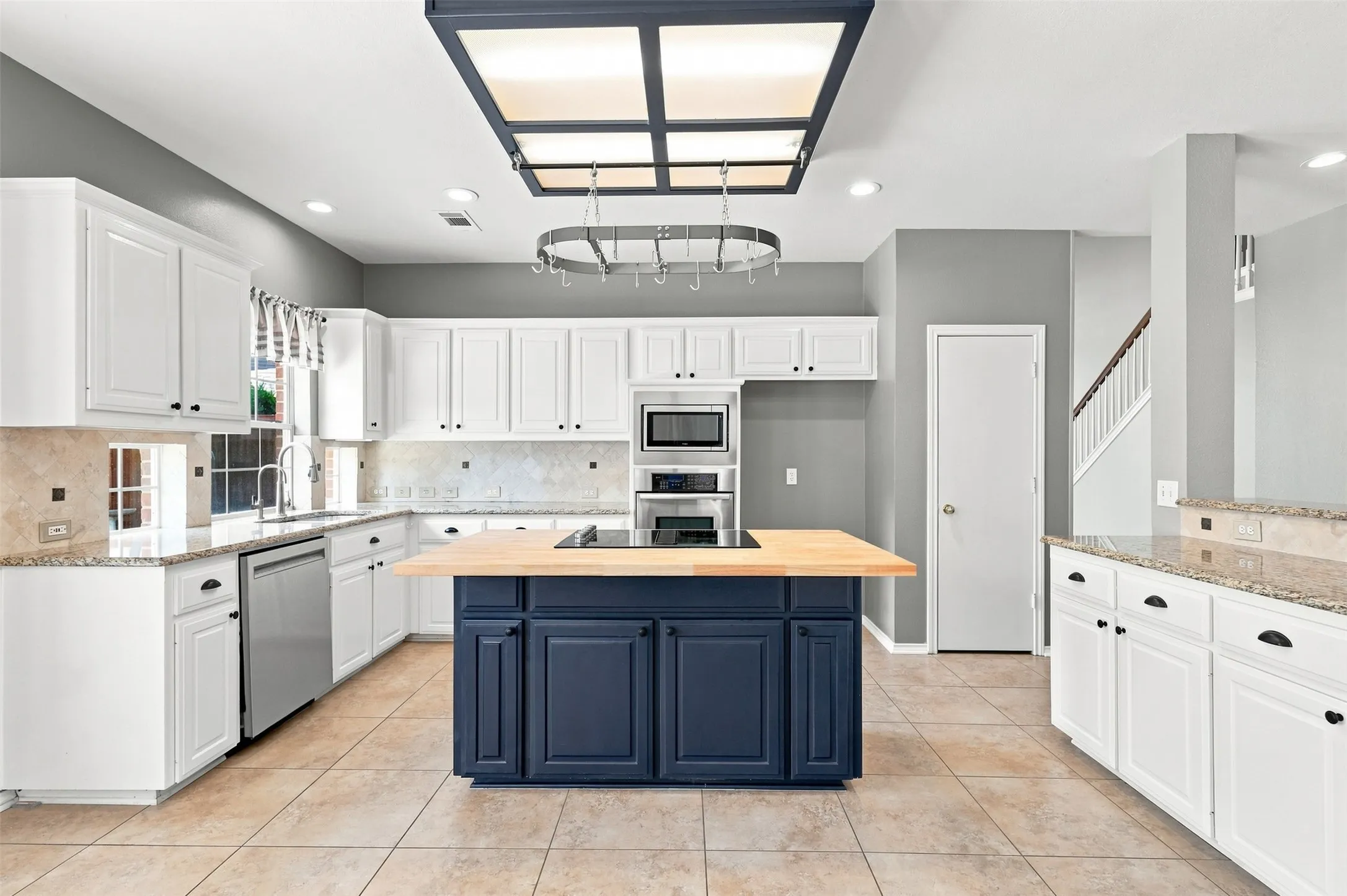 Single Family Residence For Sale in Collin County , 4 Fountain Gate Circle, Allen, Texas 75002, 4 Bedroom, 4 Bathroom, 2 Garage spaces, 3,396 Sqft, built in 1992, mls#21330613, Real Estate Agent in Allen, Homes For Sale in Collin county, Homes For Sale in Allen, Realtor in Allen Texas, Real Estate Brokerage Independent Realty Texas, Luminita Cordes Realtor