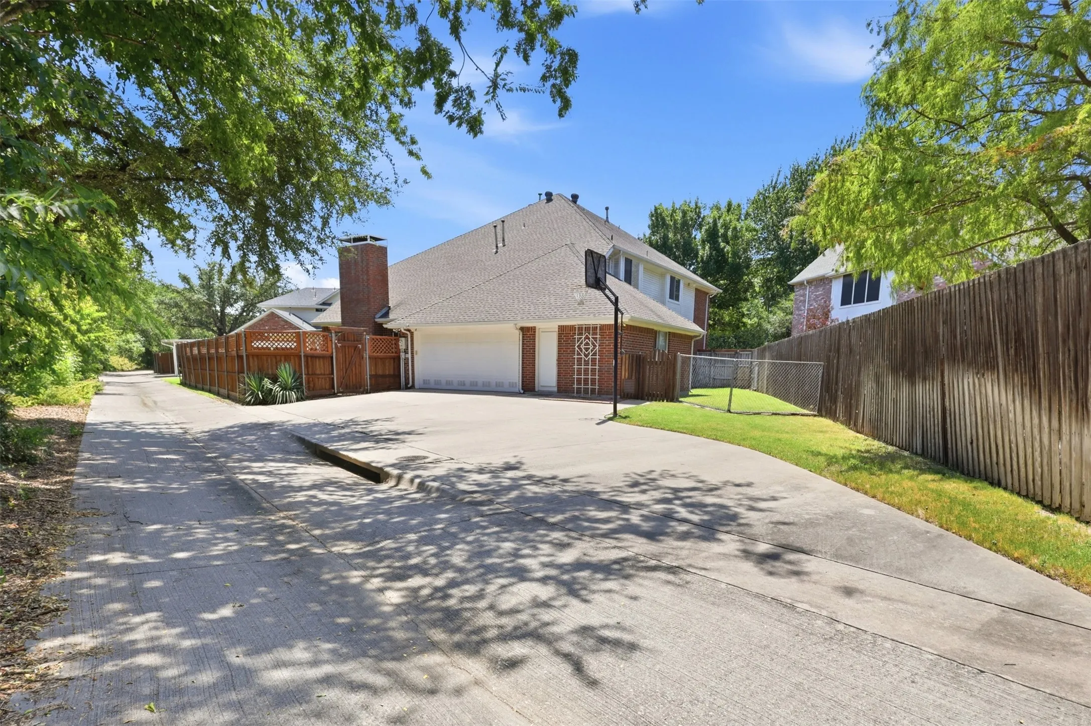 Single Family Residence For Sale in Collin County , 4 Fountain Gate Circle, Allen, Texas 75002, 4 Bedroom, 4 Bathroom, 2 Garage spaces, 3,396 Sqft, built in 1992, mls#21330613, Real Estate Agent in Allen, Homes For Sale in Collin county, Homes For Sale in Allen, Realtor in Allen Texas, Real Estate Brokerage Independent Realty Texas, Luminita Cordes Realtor