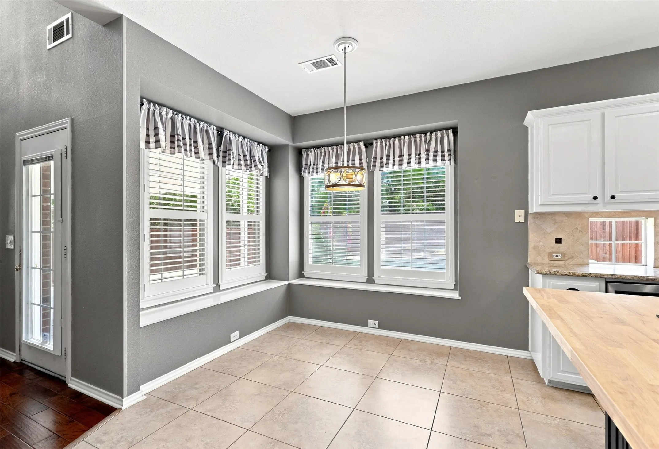 Single Family Residence For Sale in Collin County , 4 Fountain Gate Circle, Allen, Texas 75002, 4 Bedroom, 4 Bathroom, 2 Garage spaces, 3,396 Sqft, built in 1992, mls#21330613, Real Estate Agent in Allen, Homes For Sale in Collin county, Homes For Sale in Allen, Realtor in Allen Texas, Real Estate Brokerage Independent Realty Texas, Luminita Cordes Realtor