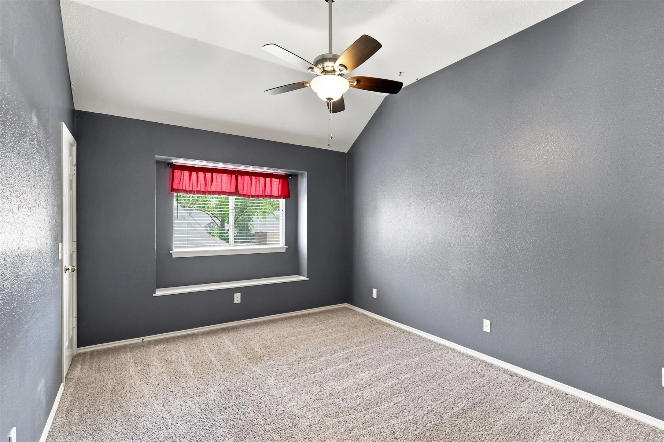 Single Family Residence For Sale in Collin County , 4 Fountain Gate Circle, Allen, Texas 75002, 4 Bedroom, 4 Bathroom, 2 Garage spaces, 3,396 Sqft, built in 1992, mls#21330613, Real Estate Agent in Allen, Homes For Sale in Collin county, Homes For Sale in Allen, Realtor in Allen Texas, Real Estate Brokerage Independent Realty Texas, Luminita Cordes Realtor