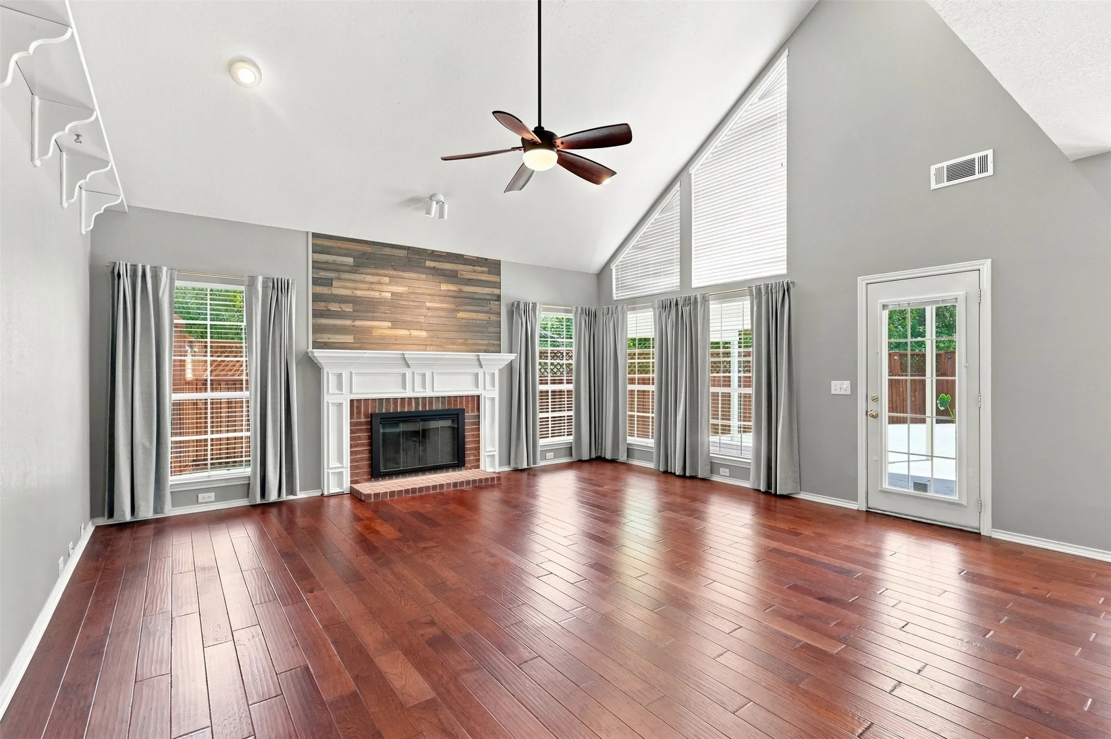 Single Family Residence For Sale in Collin County , 4 Fountain Gate Circle, Allen, Texas 75002, 4 Bedroom, 4 Bathroom, 2 Garage spaces, 3,396 Sqft, built in 1992, mls#21330613, Real Estate Agent in Allen, Homes For Sale in Collin county, Homes For Sale in Allen, Realtor in Allen Texas, Real Estate Brokerage Independent Realty Texas, Luminita Cordes Realtor