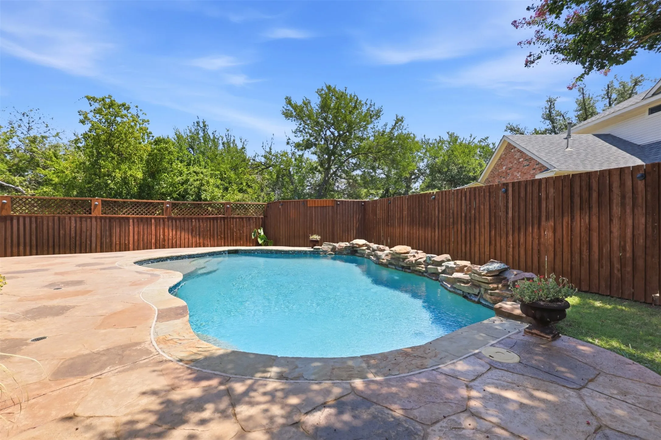 Single Family Residence For Sale in Collin County , 4 Fountain Gate Circle, Allen, Texas 75002, 4 Bedroom, 4 Bathroom, 2 Garage spaces, 3,396 Sqft, built in 1992, mls#21330613, Real Estate Agent in Allen, Homes For Sale in Collin county, Homes For Sale in Allen, Realtor in Allen Texas, Real Estate Brokerage Independent Realty Texas, Luminita Cordes Realtor