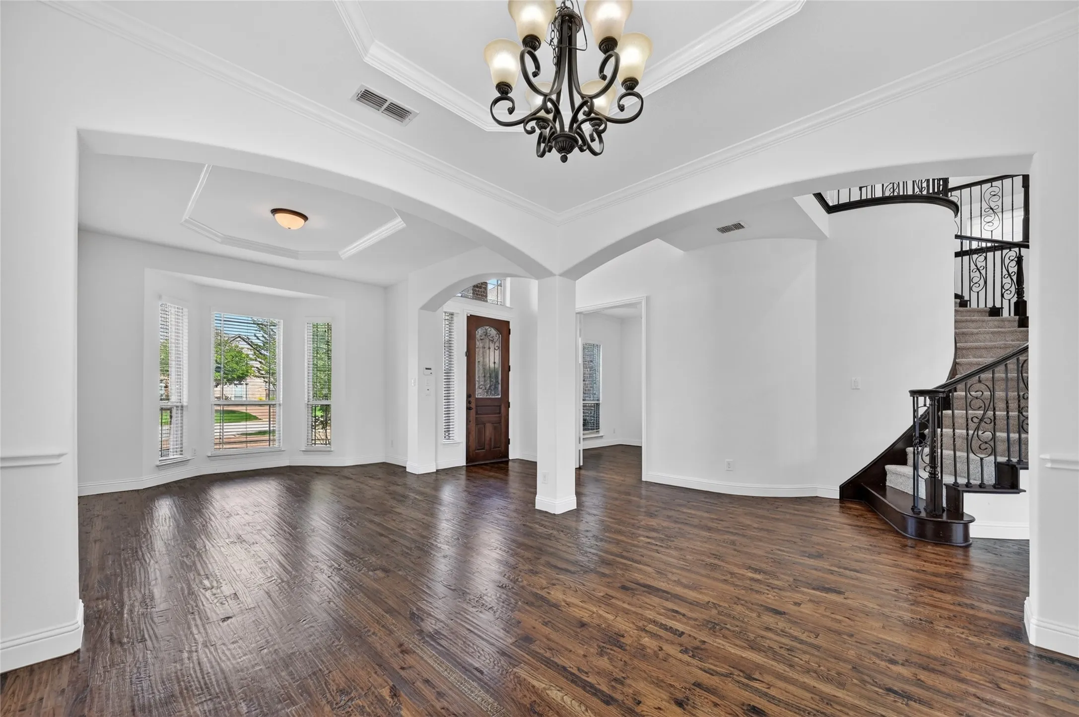 Single Family Residence For Sale in Denton County , 1009 Spinks Court, Flower Mound, Texas 75028, 5 Bedroom, 4 Bathroom, 3 Garage spaces, 4,465 Sqft, built in 2014, mls#21332546, Real Estate Agent in Flower Mound, Homes For Sale in Denton county, Homes For Sale in Flower Mound, Realtor in Flower Mound Texas, Real Estate Brokerage Independent Realty Texas, Luminita Cordes Realtor