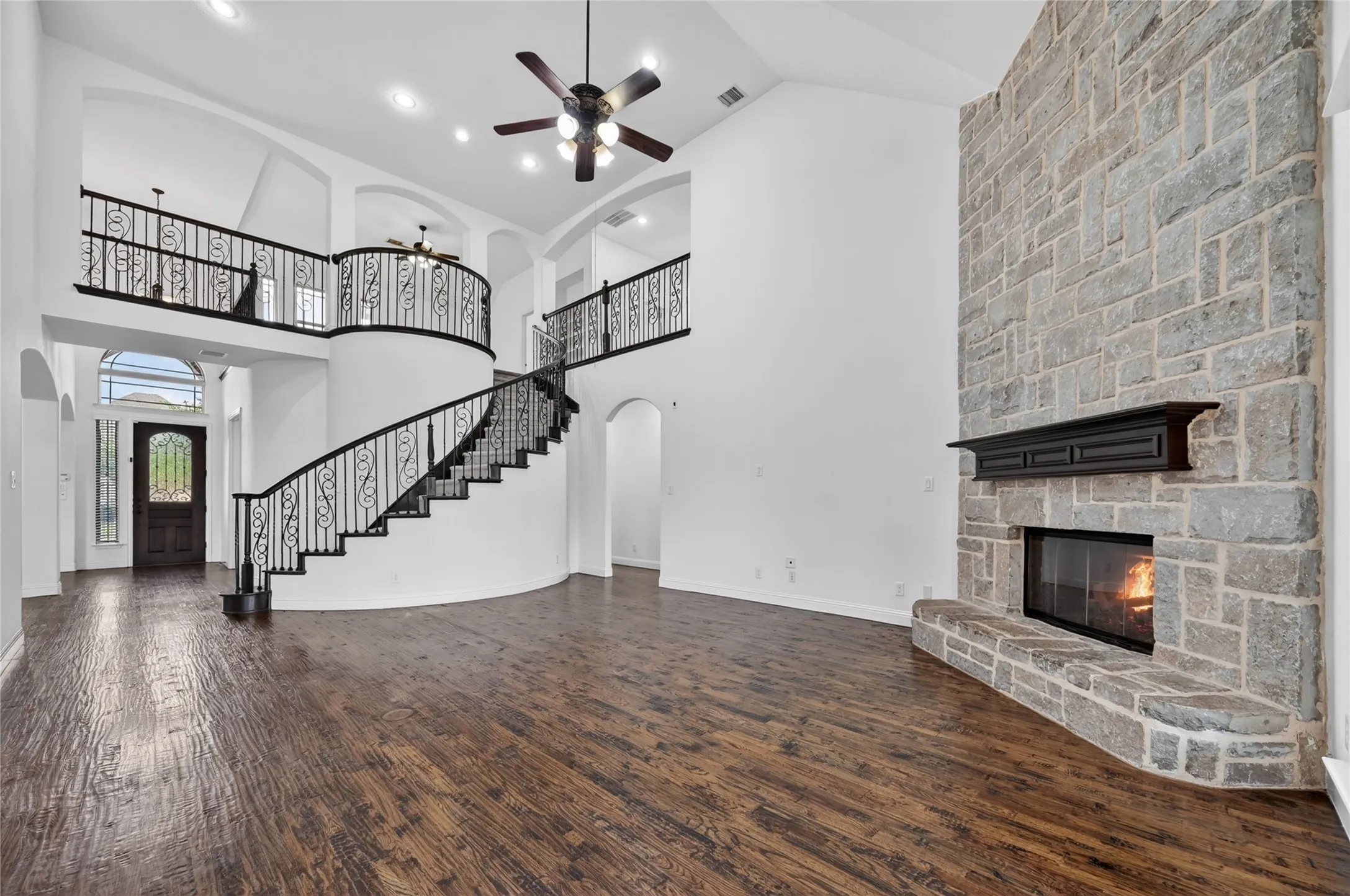 Single Family Residence For Sale in Denton County , 1009 Spinks Court, Flower Mound, Texas 75028, 5 Bedroom, 4 Bathroom, 3 Garage spaces, 4,465 Sqft, built in 2014, mls#21332546, Real Estate Agent in Flower Mound, Homes For Sale in Denton county, Homes For Sale in Flower Mound, Realtor in Flower Mound Texas, Real Estate Brokerage Independent Realty Texas, Luminita Cordes Realtor