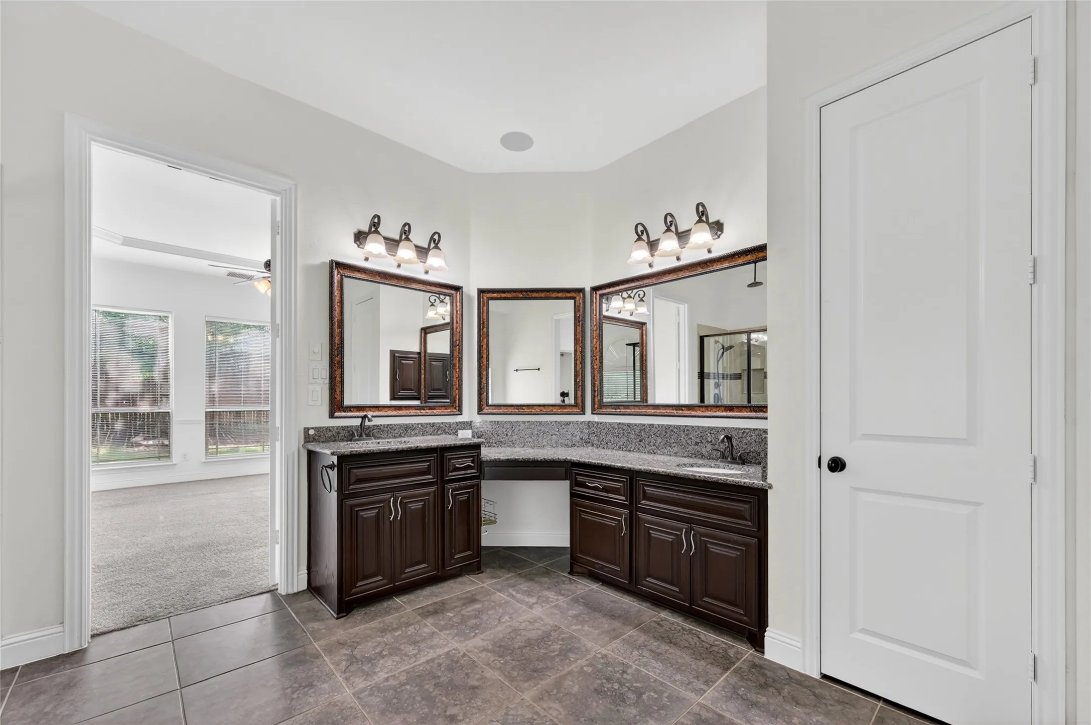 Single Family Residence For Sale in Denton County , 1009 Spinks Court, Flower Mound, Texas 75028, 5 Bedroom, 4 Bathroom, 3 Garage spaces, 4,465 Sqft, built in 2014, mls#21332546, Real Estate Agent in Flower Mound, Homes For Sale in Denton county, Homes For Sale in Flower Mound, Realtor in Flower Mound Texas, Real Estate Brokerage Independent Realty Texas, Luminita Cordes Realtor