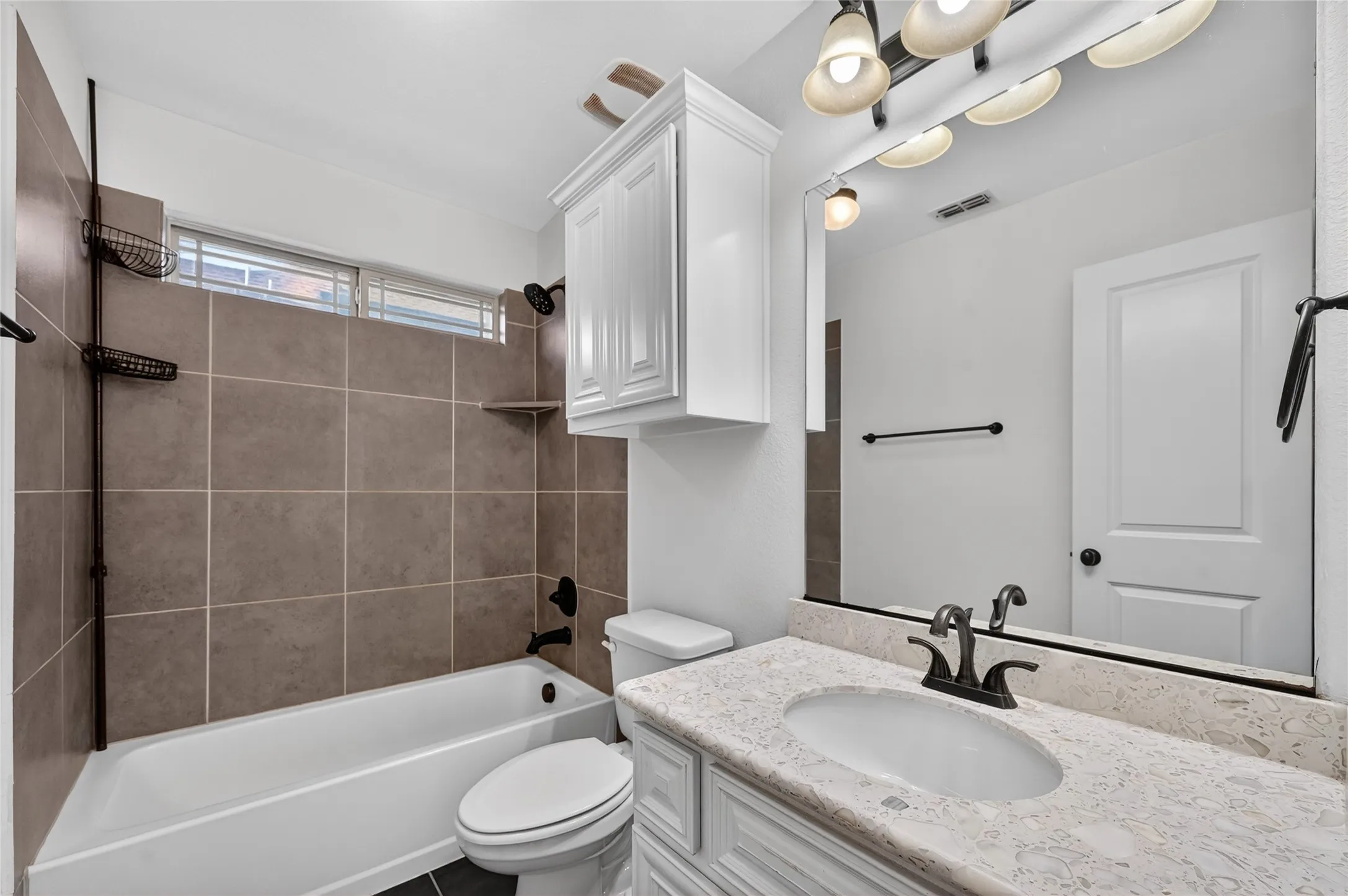 Single Family Residence For Sale in Denton County , 1009 Spinks Court, Flower Mound, Texas 75028, 5 Bedroom, 4 Bathroom, 3 Garage spaces, 4,465 Sqft, built in 2014, mls#21332546, Real Estate Agent in Flower Mound, Homes For Sale in Denton county, Homes For Sale in Flower Mound, Realtor in Flower Mound Texas, Real Estate Brokerage Independent Realty Texas, Luminita Cordes Realtor