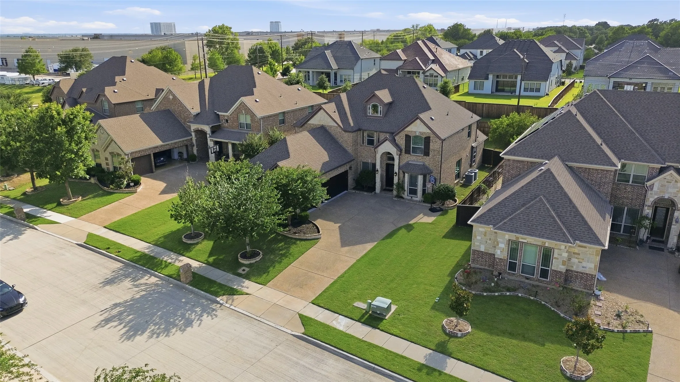 Single Family Residence For Sale in Denton County , 1009 Spinks Court, Flower Mound, Texas 75028, 5 Bedroom, 4 Bathroom, 3 Garage spaces, 4,465 Sqft, built in 2014, mls#21332546, Real Estate Agent in Flower Mound, Homes For Sale in Denton county, Homes For Sale in Flower Mound, Realtor in Flower Mound Texas, Real Estate Brokerage Independent Realty Texas, Luminita Cordes Realtor