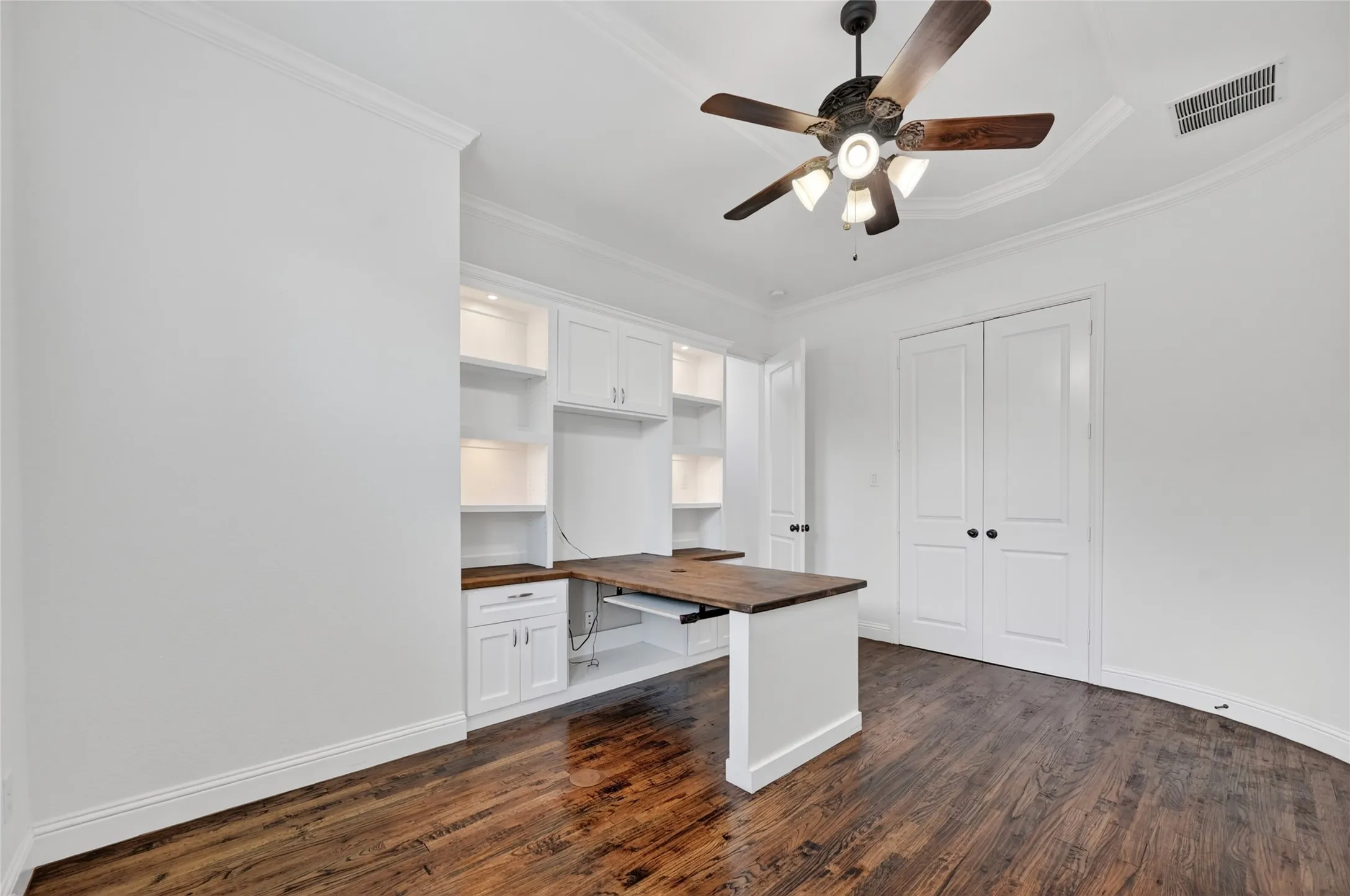Single Family Residence For Sale in Denton County , 1009 Spinks Court, Flower Mound, Texas 75028, 5 Bedroom, 4 Bathroom, 3 Garage spaces, 4,465 Sqft, built in 2014, mls#21332546, Real Estate Agent in Flower Mound, Homes For Sale in Denton county, Homes For Sale in Flower Mound, Realtor in Flower Mound Texas, Real Estate Brokerage Independent Realty Texas, Luminita Cordes Realtor