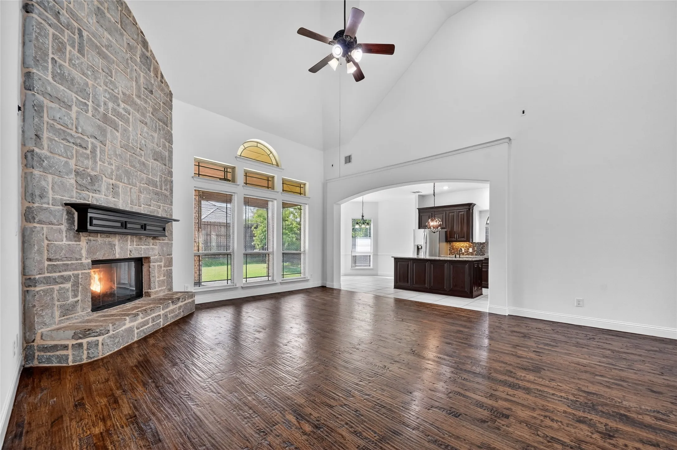 Single Family Residence For Sale in Denton County , 1009 Spinks Court, Flower Mound, Texas 75028, 5 Bedroom, 4 Bathroom, 3 Garage spaces, 4,465 Sqft, built in 2014, mls#21332546, Real Estate Agent in Flower Mound, Homes For Sale in Denton county, Homes For Sale in Flower Mound, Realtor in Flower Mound Texas, Real Estate Brokerage Independent Realty Texas, Luminita Cordes Realtor