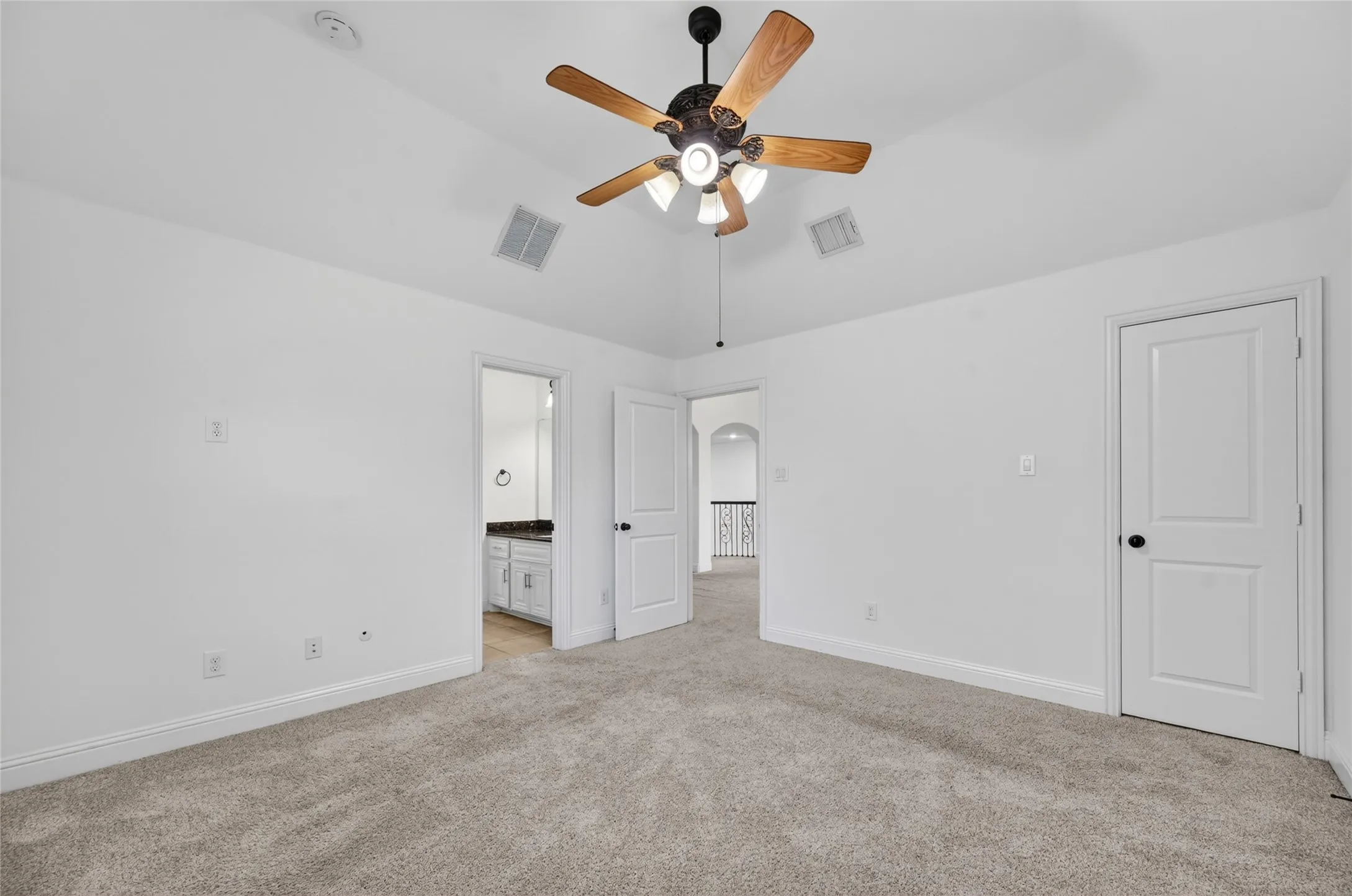 Single Family Residence For Sale in Denton County , 1009 Spinks Court, Flower Mound, Texas 75028, 5 Bedroom, 4 Bathroom, 3 Garage spaces, 4,465 Sqft, built in 2014, mls#21332546, Real Estate Agent in Flower Mound, Homes For Sale in Denton county, Homes For Sale in Flower Mound, Realtor in Flower Mound Texas, Real Estate Brokerage Independent Realty Texas, Luminita Cordes Realtor