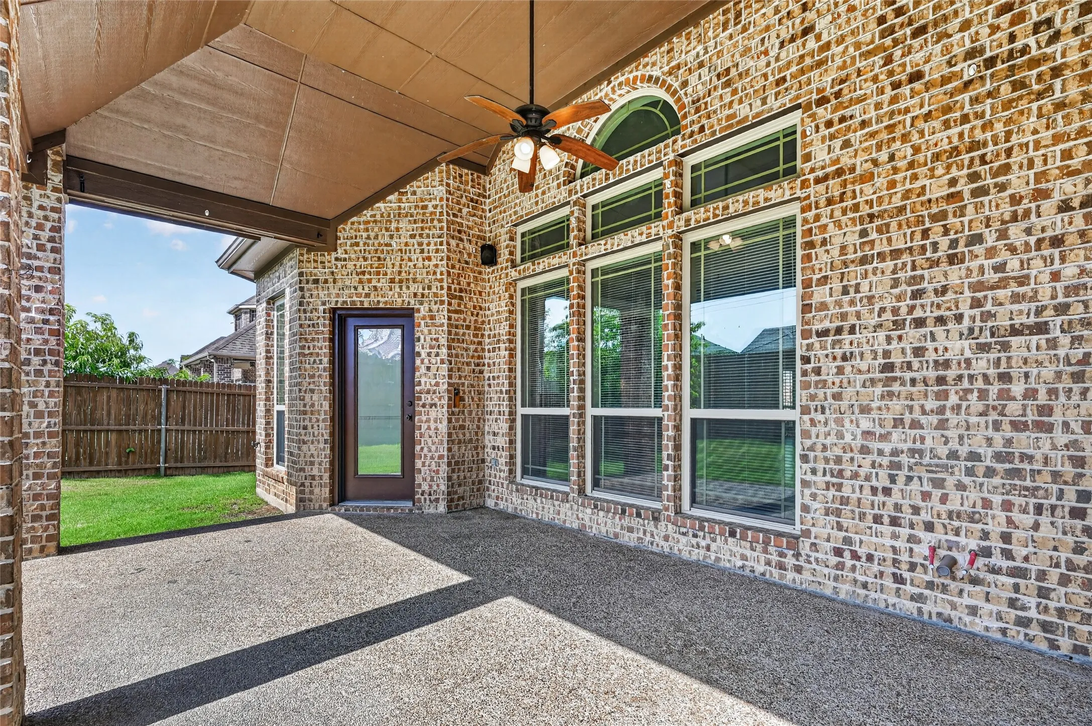 Single Family Residence For Sale in Denton County , 1009 Spinks Court, Flower Mound, Texas 75028, 5 Bedroom, 4 Bathroom, 3 Garage spaces, 4,465 Sqft, built in 2014, mls#21332546, Real Estate Agent in Flower Mound, Homes For Sale in Denton county, Homes For Sale in Flower Mound, Realtor in Flower Mound Texas, Real Estate Brokerage Independent Realty Texas, Luminita Cordes Realtor