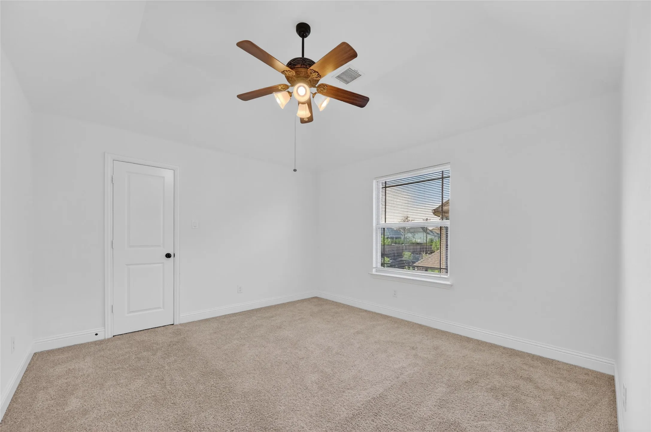 Single Family Residence For Sale in Denton County , 1009 Spinks Court, Flower Mound, Texas 75028, 5 Bedroom, 4 Bathroom, 3 Garage spaces, 4,465 Sqft, built in 2014, mls#21332546, Real Estate Agent in Flower Mound, Homes For Sale in Denton county, Homes For Sale in Flower Mound, Realtor in Flower Mound Texas, Real Estate Brokerage Independent Realty Texas, Luminita Cordes Realtor
