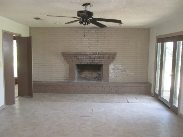 Single Family Residence For Sale in Cooke County , 2345 County Road 211, Gainesville, Texas 76240, 4 Bedroom, 3 Bathroom, 2 Garage spaces, 2,445 Sqft, built in 1970, mls#21332574, Real Estate Agent in Gainesville, Homes For Sale in Cooke county, Homes For Sale in Gainesville, Realtor in Gainesville Texas, Real Estate Brokerage Independent Realty Texas, Luminita Cordes Realtor