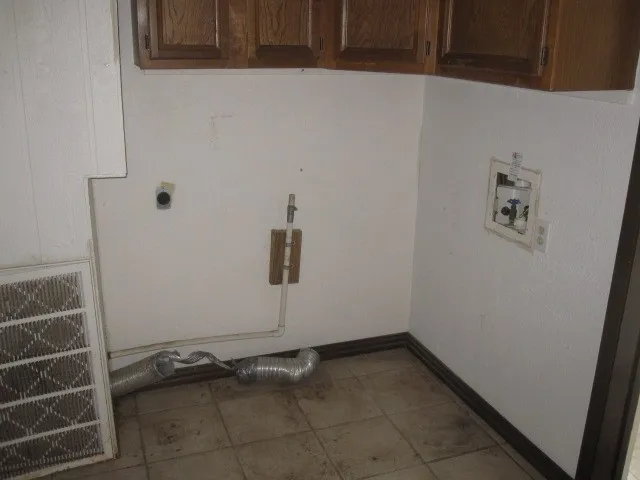 Single Family Residence For Sale in Cooke County , 2345 County Road 211, Gainesville, Texas 76240, 4 Bedroom, 3 Bathroom, 2 Garage spaces, 2,445 Sqft, built in 1970, mls#21332574, Real Estate Agent in Gainesville, Homes For Sale in Cooke county, Homes For Sale in Gainesville, Realtor in Gainesville Texas, Real Estate Brokerage Independent Realty Texas, Luminita Cordes Realtor