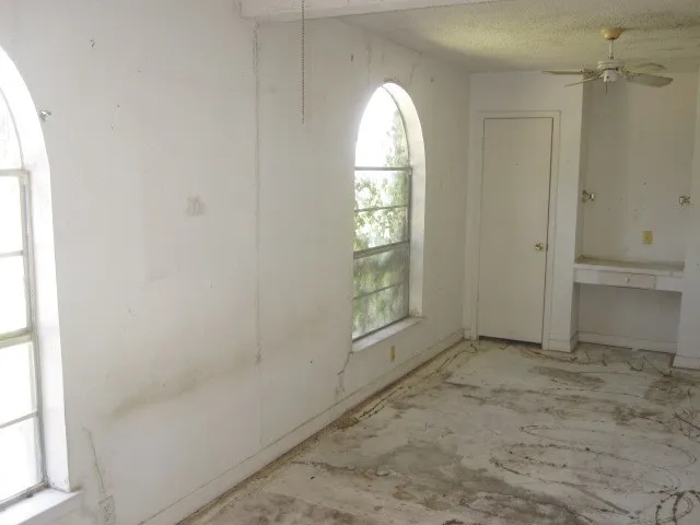 Single Family Residence For Sale in Cooke County , 2345 County Road 211, Gainesville, Texas 76240, 4 Bedroom, 3 Bathroom, 2 Garage spaces, 2,445 Sqft, built in 1970, mls#21332574, Real Estate Agent in Gainesville, Homes For Sale in Cooke county, Homes For Sale in Gainesville, Realtor in Gainesville Texas, Real Estate Brokerage Independent Realty Texas, Luminita Cordes Realtor