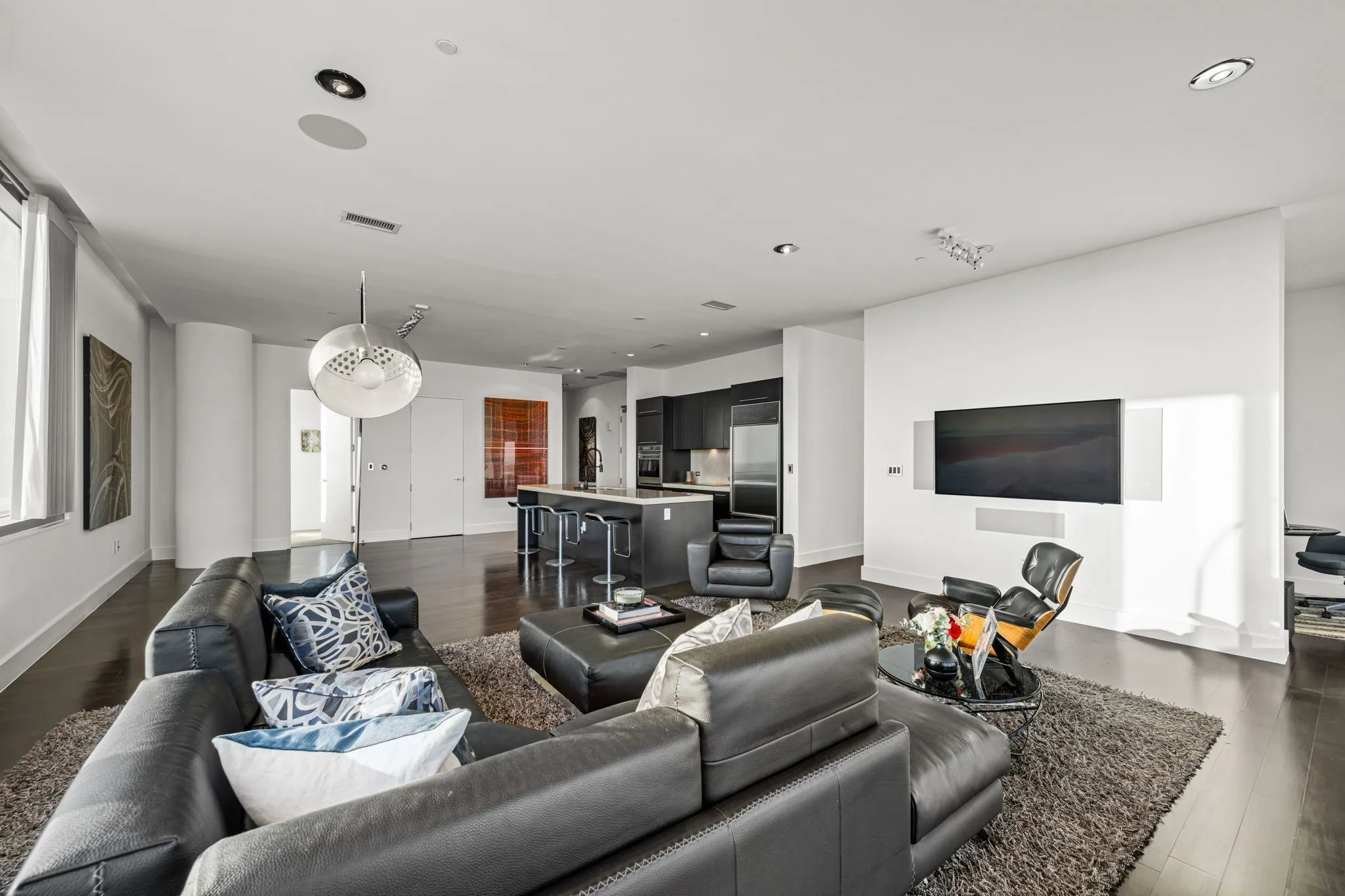 Condominium For Sale in Dallas County , 2200 Victory Avenue 1505, Dallas, Texas 75219, 2 Bedrooms, 3 Bathrooms, 2 Garage spaces, 2,466 Sqft, built in 2007, Price $1,275,000, mls#21332137, Real Estate Agent in Dallas, Homes For Sale in Dallas county, Homes For Sale in Dallas, Realtor in Dallas Texas, Real Estate Brokerage Independent Realty Texas, Luminita Cordes Realtor
