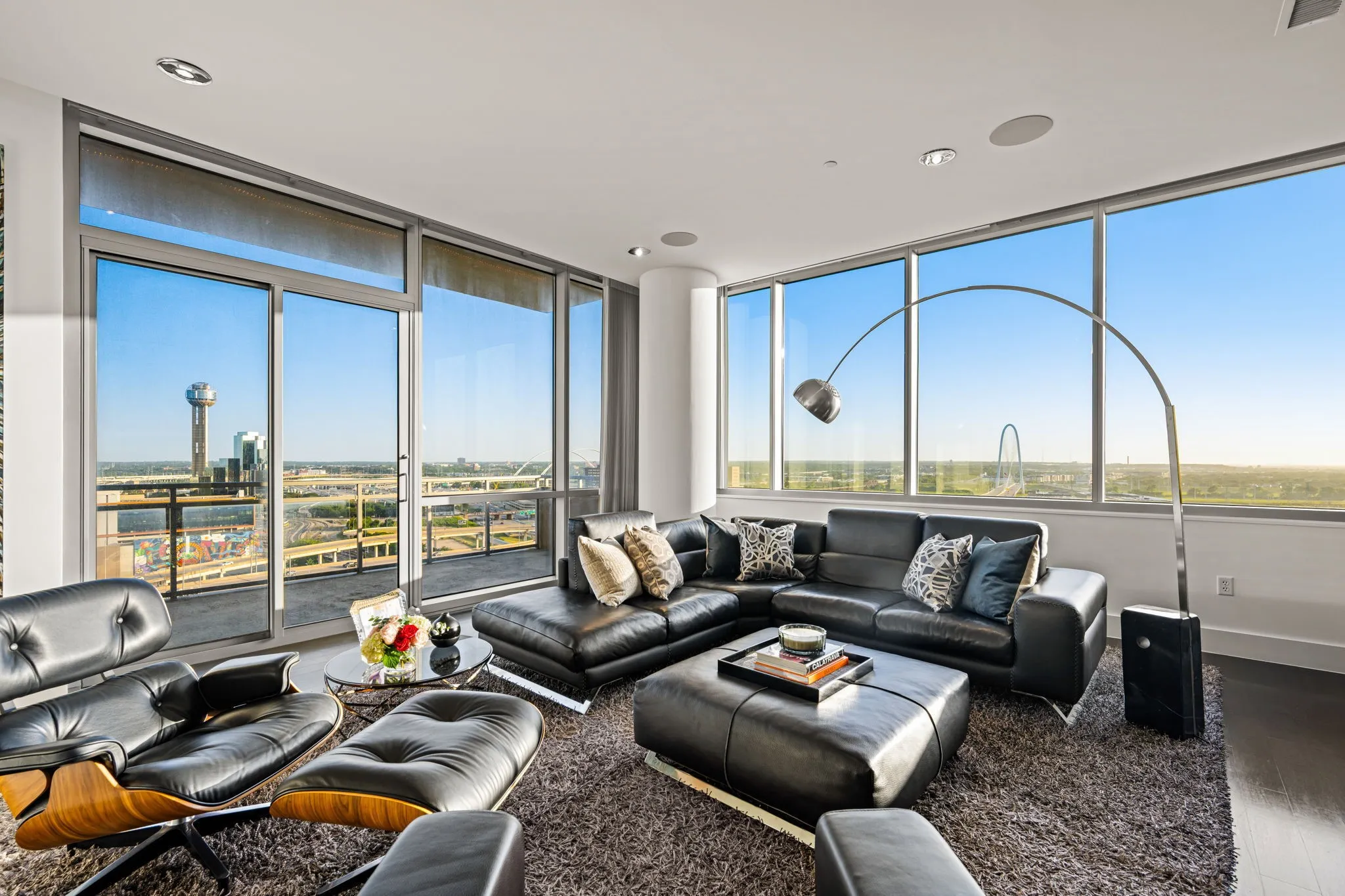 Condominium For Sale in Dallas County , 2200 Victory Avenue 1505, Dallas, Texas 75219, 2 Bedrooms, 3 Bathrooms, 2 Garage spaces, 2,466 Sqft, built in 2007, Price $1,275,000, mls#21332137, Real Estate Agent in Dallas, Homes For Sale in Dallas county, Homes For Sale in Dallas, Realtor in Dallas Texas, Real Estate Brokerage Independent Realty Texas, Luminita Cordes Realtor