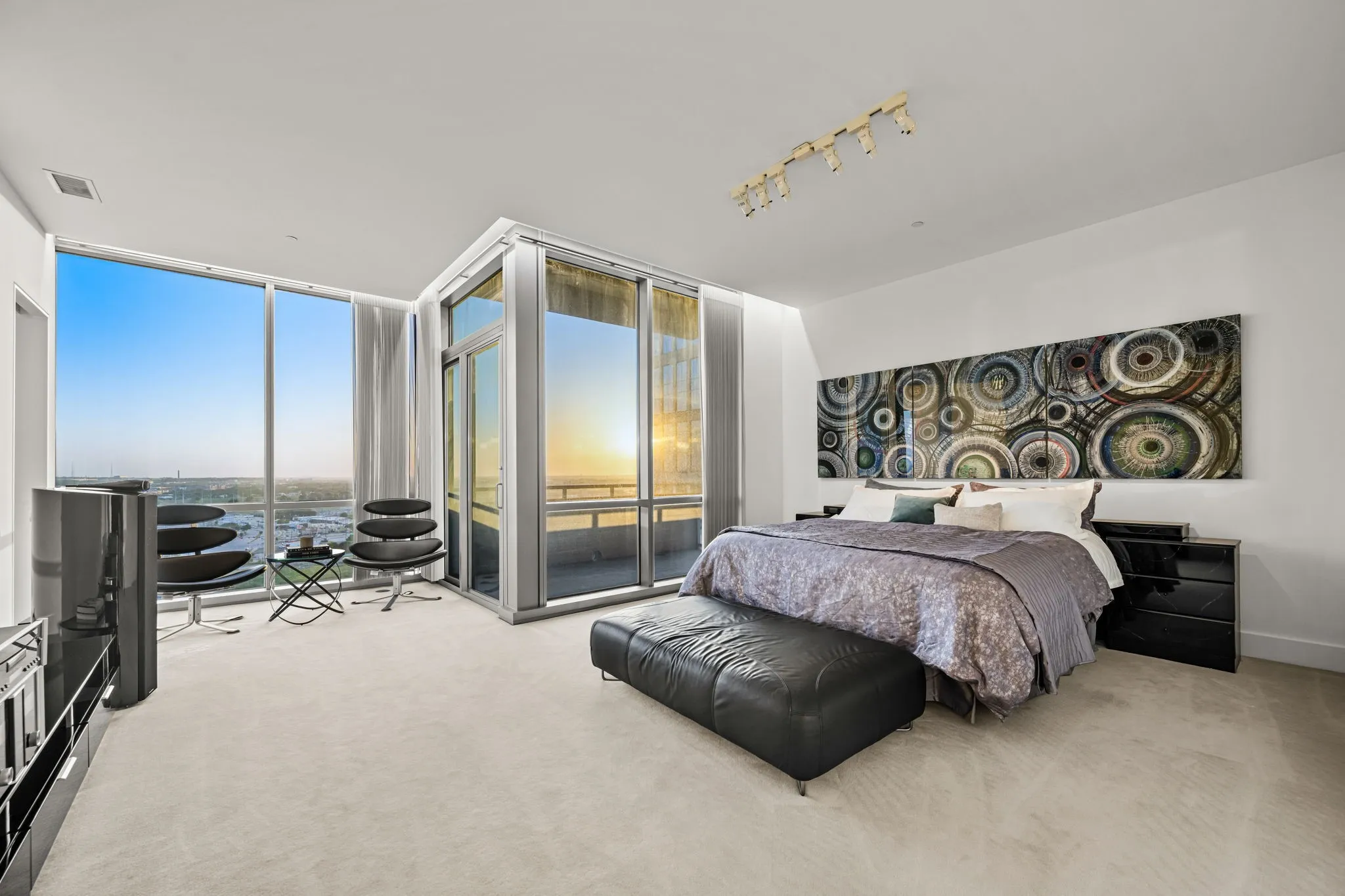 Condominium For Sale in Dallas County , 2200 Victory Avenue 1505, Dallas, Texas 75219, 2 Bedrooms, 3 Bathrooms, 2 Garage spaces, 2,466 Sqft, built in 2007, Price $1,275,000, mls#21332137, Real Estate Agent in Dallas, Homes For Sale in Dallas county, Homes For Sale in Dallas, Realtor in Dallas Texas, Real Estate Brokerage Independent Realty Texas, Luminita Cordes Realtor