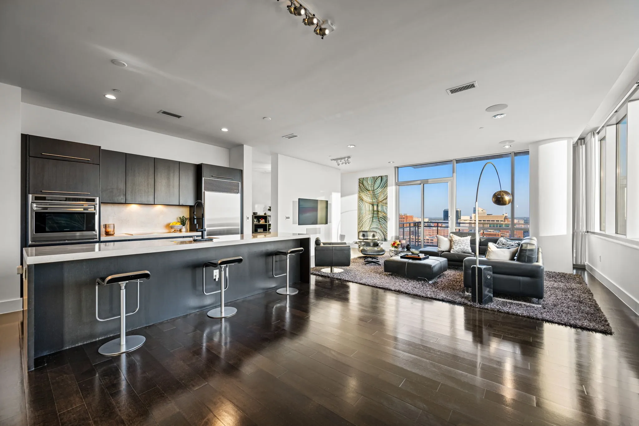 Condominium For Sale in Dallas County , 2200 Victory Avenue 1505, Dallas, Texas 75219, 2 Bedrooms, 3 Bathrooms, 2 Garage spaces, 2,466 Sqft, built in 2007, Price $1,275,000, mls#21332137, Real Estate Agent in Dallas, Homes For Sale in Dallas county, Homes For Sale in Dallas, Realtor in Dallas Texas, Real Estate Brokerage Independent Realty Texas, Luminita Cordes Realtor