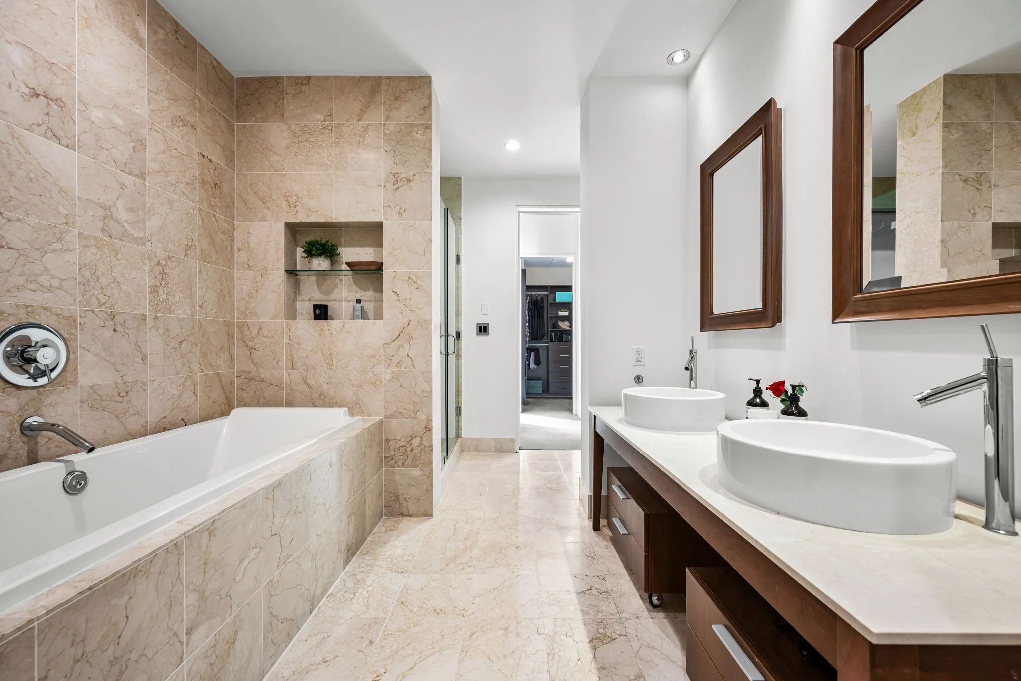 Condominium For Sale in Dallas County , 2200 Victory Avenue 1505, Dallas, Texas 75219, 2 Bedrooms, 3 Bathrooms, 2 Garage spaces, 2,466 Sqft, built in 2007, Price $1,275,000, mls#21332137, Real Estate Agent in Dallas, Homes For Sale in Dallas county, Homes For Sale in Dallas, Realtor in Dallas Texas, Real Estate Brokerage Independent Realty Texas, Luminita Cordes Realtor