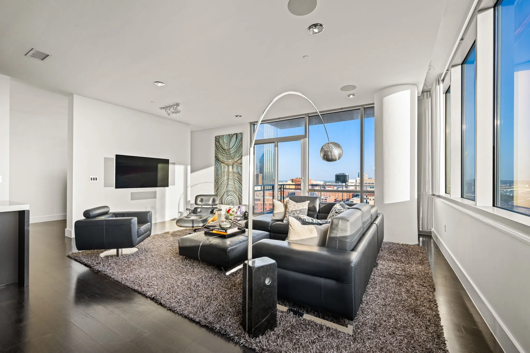 Condominium For Sale in Dallas County , 2200 Victory Avenue 1505, Dallas, Texas 75219, 2 Bedrooms, 3 Bathrooms, 2 Garage spaces, 2,466 Sqft, built in 2007, Price $1,275,000, mls#21332137, Real Estate Agent in Dallas, Homes For Sale in Dallas county, Homes For Sale in Dallas, Realtor in Dallas Texas, Real Estate Brokerage Independent Realty Texas, Luminita Cordes Realtor