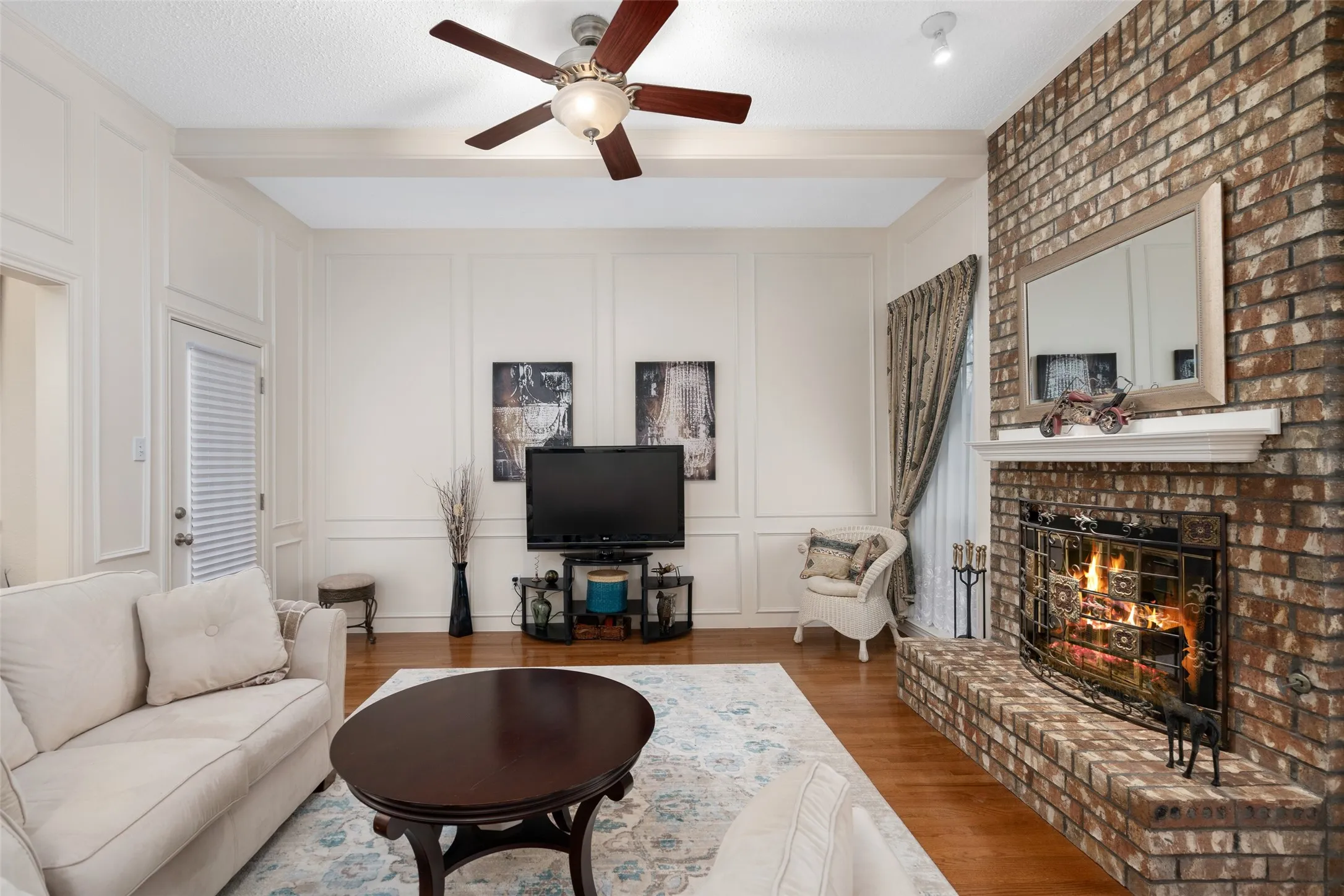 Single Family Residence For Sale in Denton County , 3708 Galloway Lane, Carrollton, Texas 75007, 3 Bedroom, 2 Bathroom, 2 Garage spaces, 1,853 Sqft, built in 1983, mls#21330139, Real Estate Agent in Carrollton, Homes For Sale in Denton county, Homes For Sale in Carrollton, Realtor in Carrollton Texas, Real Estate Brokerage Independent Realty Texas, Luminita Cordes Realtor