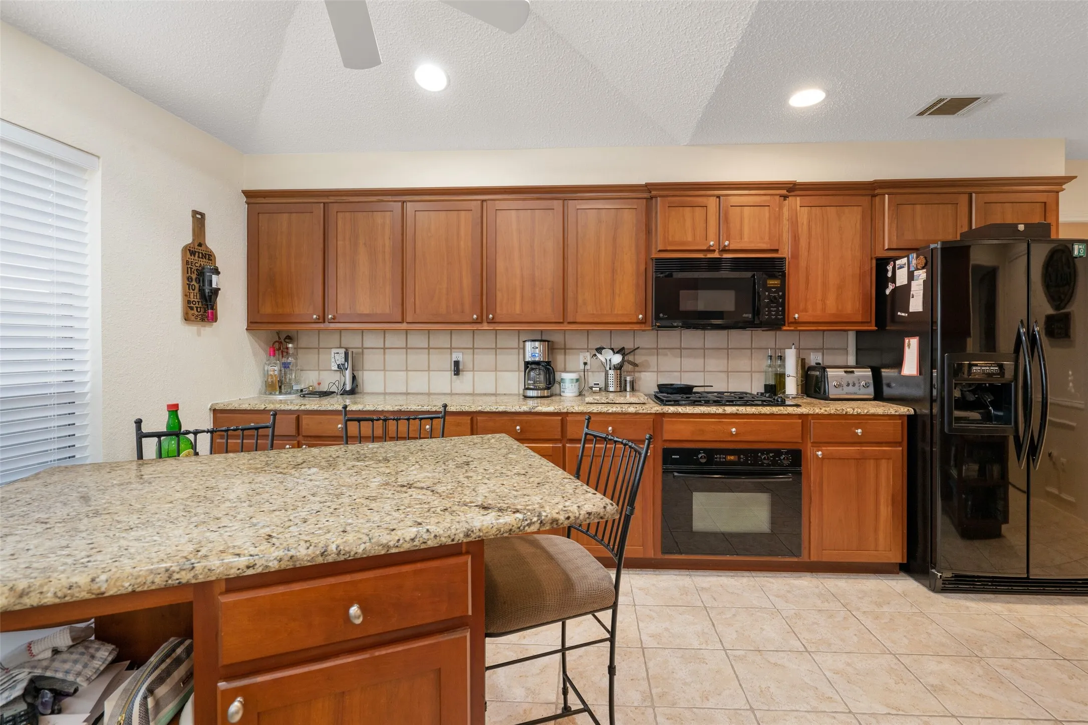 Single Family Residence For Sale in Denton County , 3708 Galloway Lane, Carrollton, Texas 75007, 3 Bedroom, 2 Bathroom, 2 Garage spaces, 1,853 Sqft, built in 1983, mls#21330139, Real Estate Agent in Carrollton, Homes For Sale in Denton county, Homes For Sale in Carrollton, Realtor in Carrollton Texas, Real Estate Brokerage Independent Realty Texas, Luminita Cordes Realtor