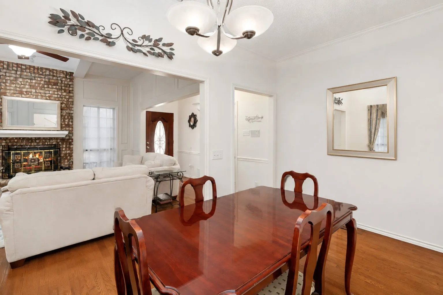 Single Family Residence For Sale in Denton County , 3708 Galloway Lane, Carrollton, Texas 75007, 3 Bedroom, 2 Bathroom, 2 Garage spaces, 1,853 Sqft, built in 1983, mls#21330139, Real Estate Agent in Carrollton, Homes For Sale in Denton county, Homes For Sale in Carrollton, Realtor in Carrollton Texas, Real Estate Brokerage Independent Realty Texas, Luminita Cordes Realtor