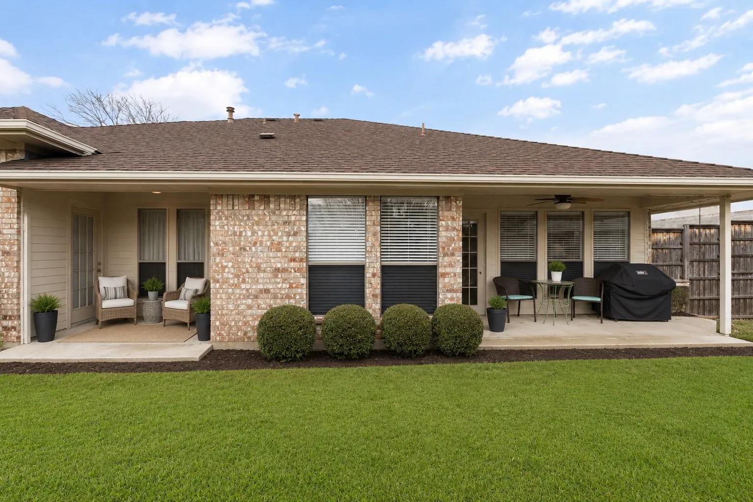 Single Family Residence For Sale in Denton County , 3708 Galloway Lane, Carrollton, Texas 75007, 3 Bedroom, 2 Bathroom, 2 Garage spaces, 1,853 Sqft, built in 1983, mls#21330139, Real Estate Agent in Carrollton, Homes For Sale in Denton county, Homes For Sale in Carrollton, Realtor in Carrollton Texas, Real Estate Brokerage Independent Realty Texas, Luminita Cordes Realtor