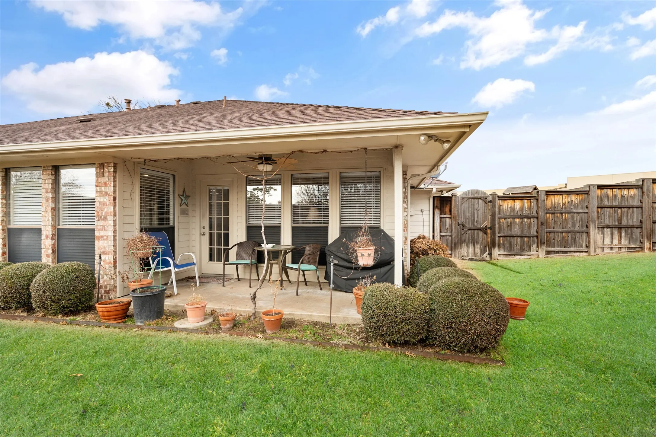 Single Family Residence For Sale in Denton County , 3708 Galloway Lane, Carrollton, Texas 75007, 3 Bedroom, 2 Bathroom, 2 Garage spaces, 1,853 Sqft, built in 1983, mls#21330139, Real Estate Agent in Carrollton, Homes For Sale in Denton county, Homes For Sale in Carrollton, Realtor in Carrollton Texas, Real Estate Brokerage Independent Realty Texas, Luminita Cordes Realtor