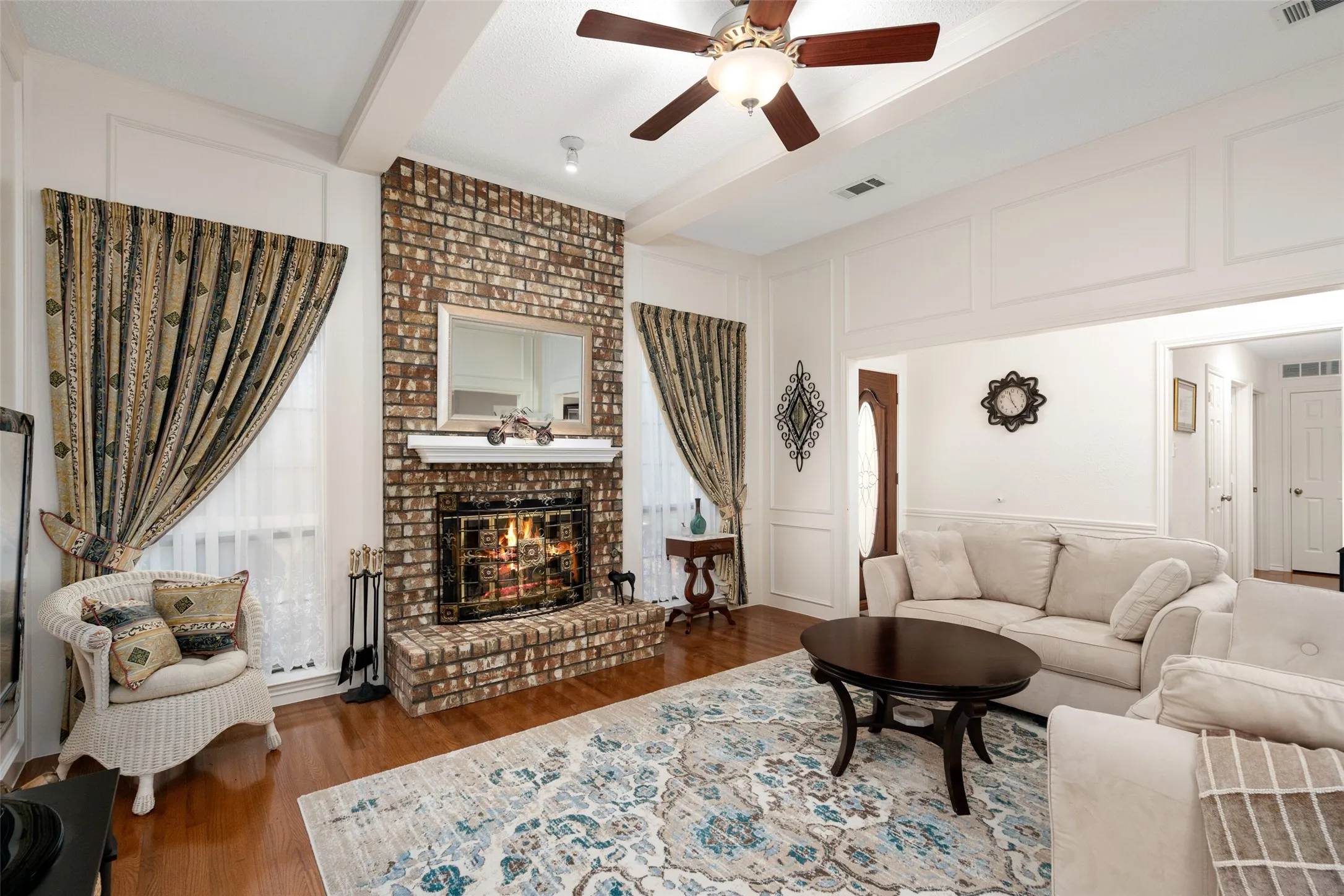 Single Family Residence For Sale in Denton County , 3708 Galloway Lane, Carrollton, Texas 75007, 3 Bedroom, 2 Bathroom, 2 Garage spaces, 1,853 Sqft, built in 1983, mls#21330139, Real Estate Agent in Carrollton, Homes For Sale in Denton county, Homes For Sale in Carrollton, Realtor in Carrollton Texas, Real Estate Brokerage Independent Realty Texas, Luminita Cordes Realtor