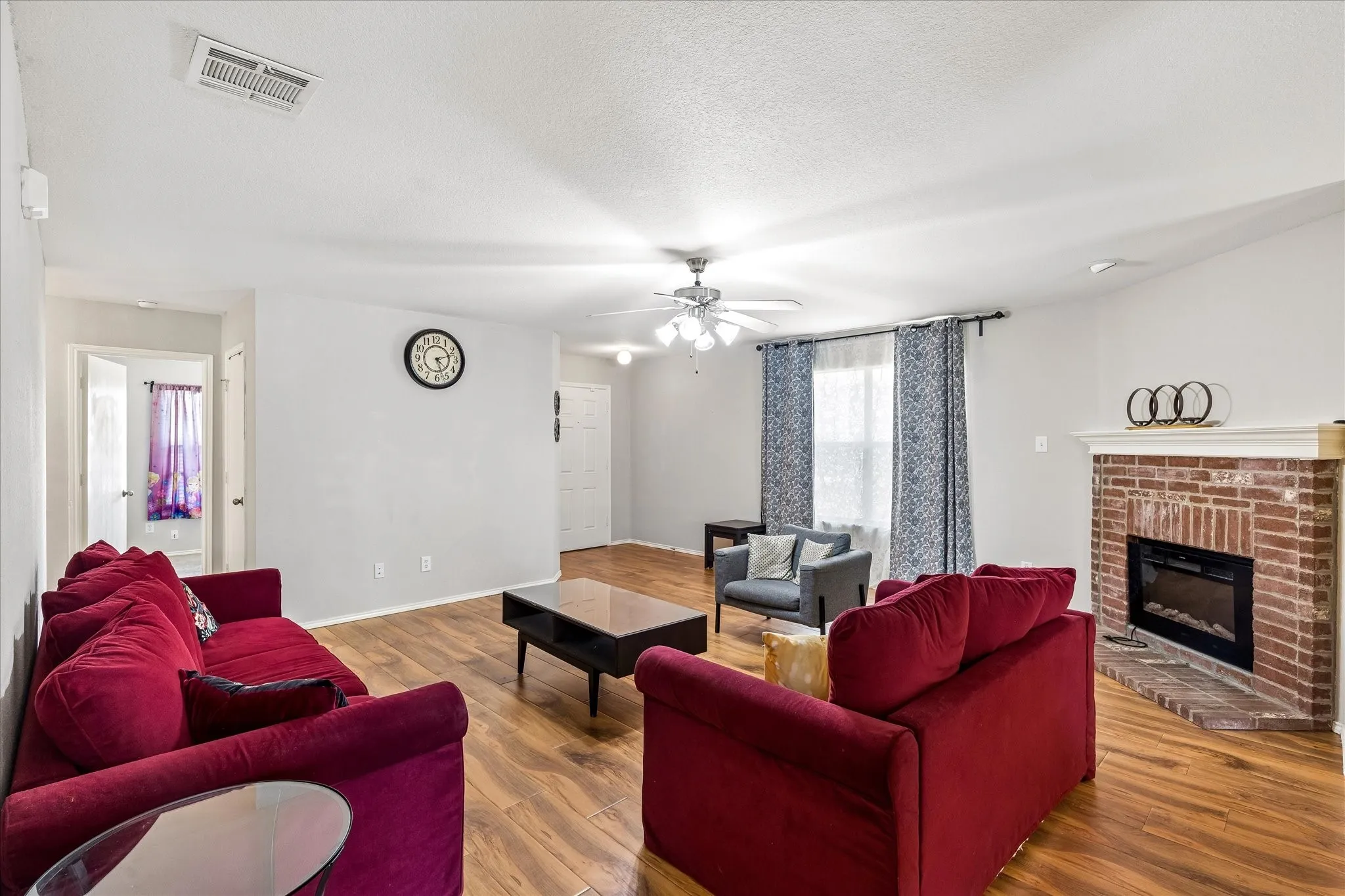 Single Family Residence For Rent in Tarrant County , 5720 Mountain Stream Trail, Fort Worth, Texas 76244, 3 Bedroom, 2 Bathroom, 2 Garage spaces, 1,938 Sqft, built in 2007, mls#21332489, Real Estate Agent in Fort Worth, Homes For Rent in Tarrant county, Homes For Rent in Fort Worth, Realtor in Fort Worth Texas, Real Estate Brokerage Independent Realty Texas, Luminita Cordes Realtor