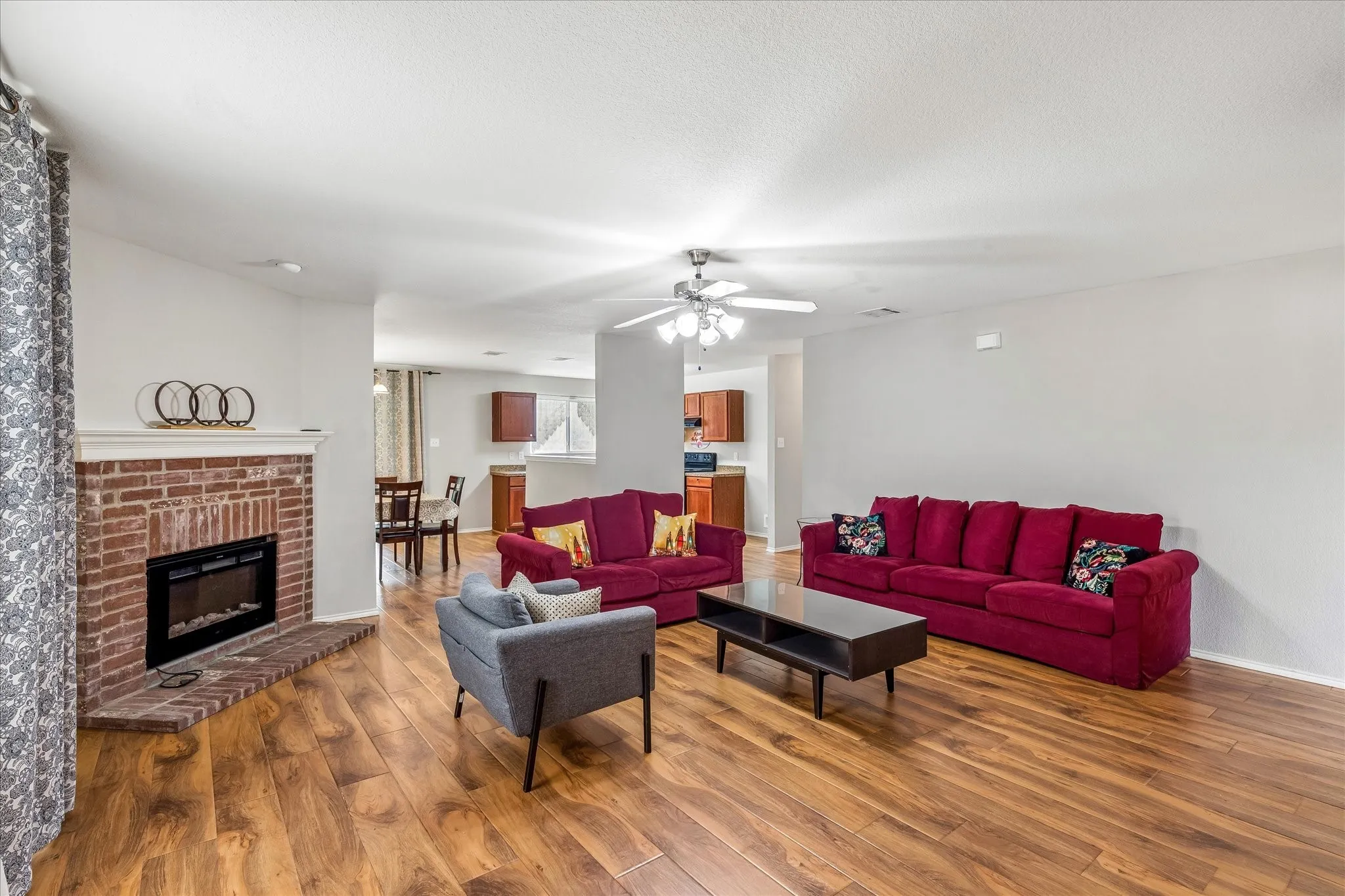 Single Family Residence For Rent in Tarrant County , 5720 Mountain Stream Trail, Fort Worth, Texas 76244, 3 Bedroom, 2 Bathroom, 2 Garage spaces, 1,938 Sqft, built in 2007, mls#21332489, Real Estate Agent in Fort Worth, Homes For Rent in Tarrant county, Homes For Rent in Fort Worth, Realtor in Fort Worth Texas, Real Estate Brokerage Independent Realty Texas, Luminita Cordes Realtor