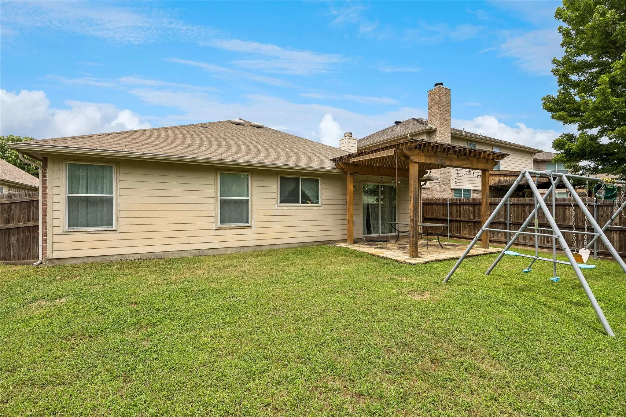 Single Family Residence For Rent in Tarrant County , 5720 Mountain Stream Trail, Fort Worth, Texas 76244, 3 Bedroom, 2 Bathroom, 2 Garage spaces, 1,938 Sqft, built in 2007, mls#21332489, Real Estate Agent in Fort Worth, Homes For Rent in Tarrant county, Homes For Rent in Fort Worth, Realtor in Fort Worth Texas, Real Estate Brokerage Independent Realty Texas, Luminita Cordes Realtor